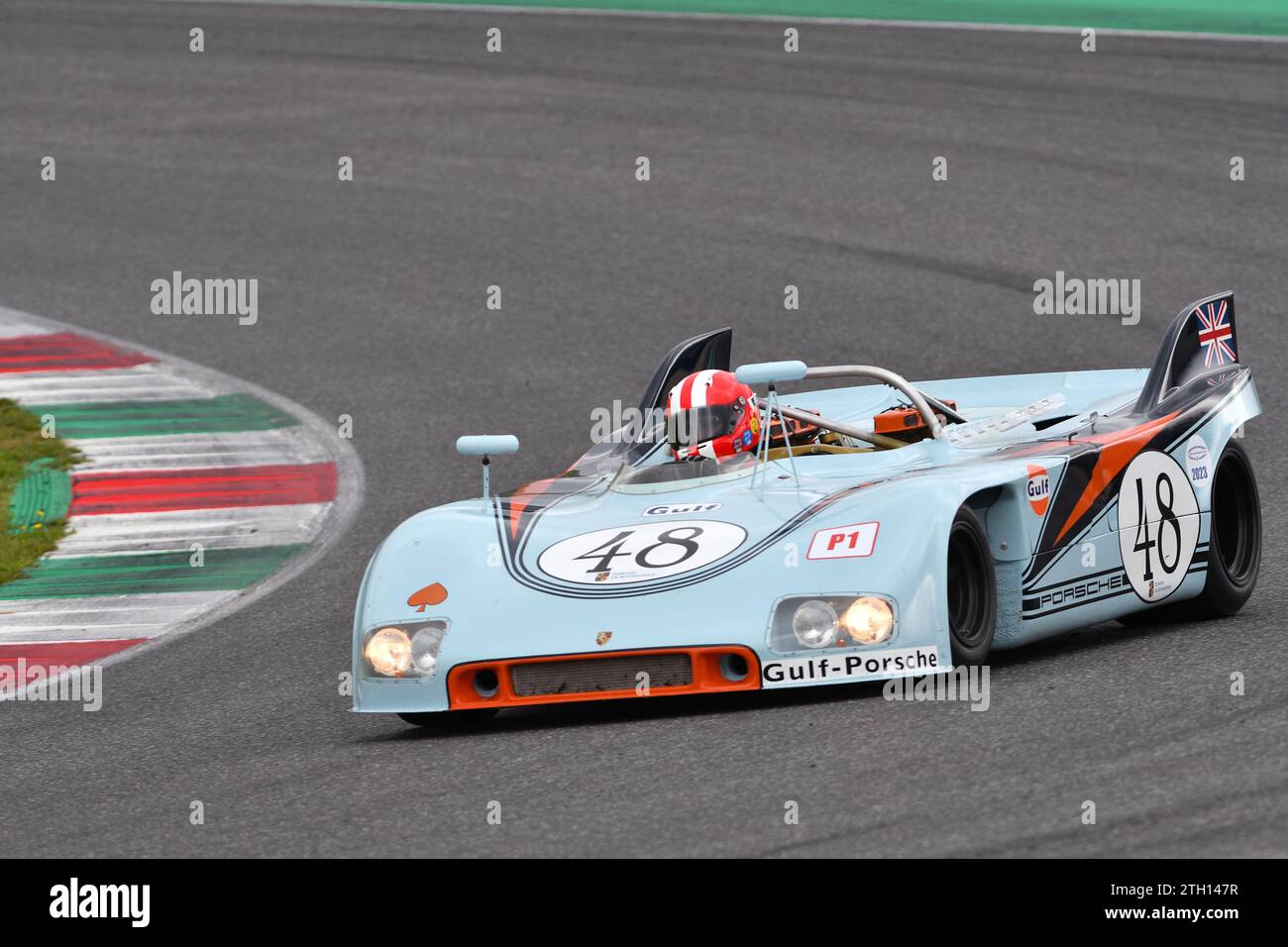 Scarperia, 2. April 2023: Porsche 908-03 des Jahres 1969 im Einsatz beim Mugello Classic 2023 auf dem Mugello Circuit in Italien. Stockfoto