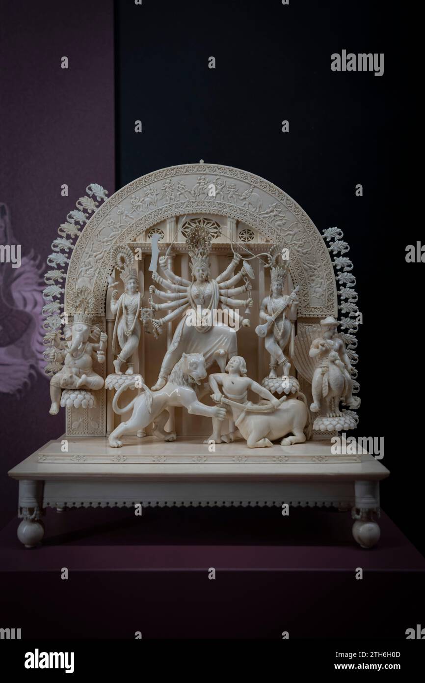 Paris, Frankreich - 12 15 2023: Die Galerie der Großen Evolution von Paris. Durga, Kriegergöttin Stockfoto