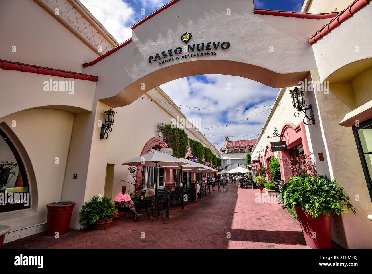 Das Paseo Nuevo Shopping Center in der Innenstadt von Santa Barbara, Kalifornien Stockfoto