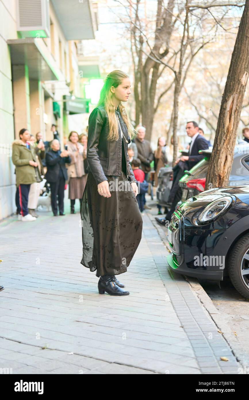 Madrid. Spanien. 20231220 verlässt Irene Urdangarin das Pa-BU Restaurant nach dem Mittagessen zum 60. Geburtstag von Prinzessin Elena am 20. Dezember 2023 in Madrid Stockfoto