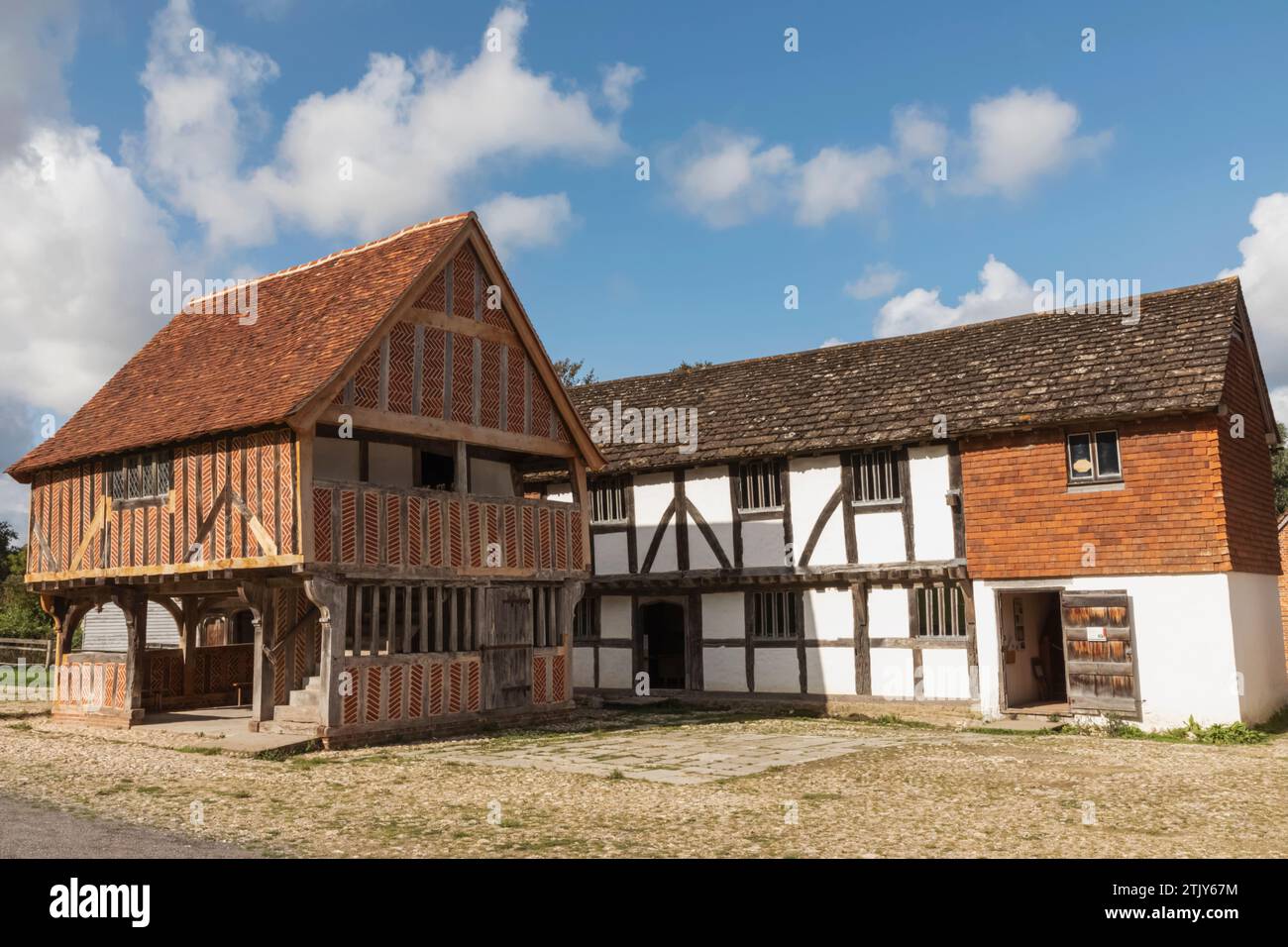 England, West Sussex, Weald and Downland Living Museum, Blick auf historische Gebäude Stockfoto