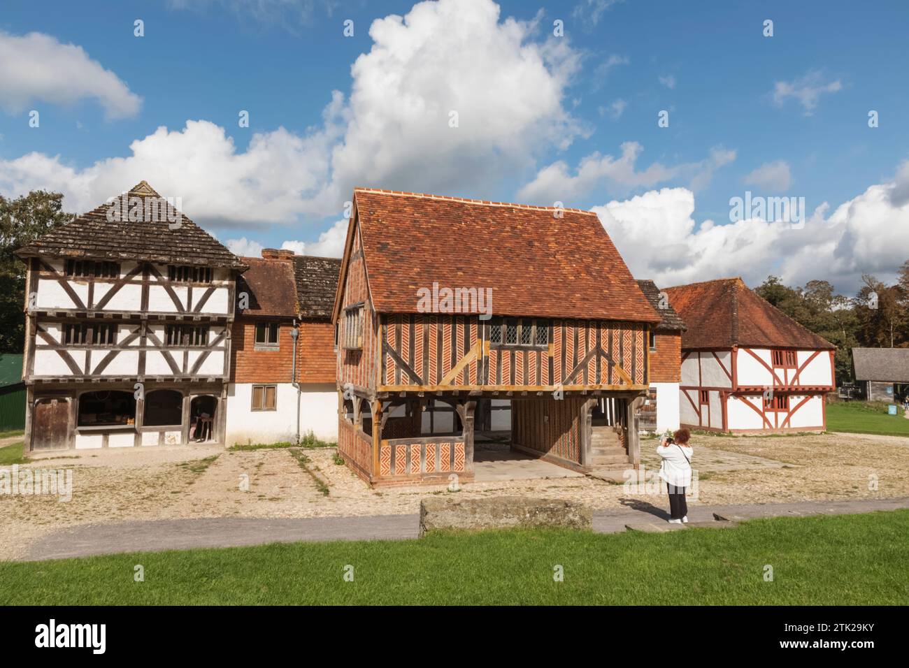 England, West Sussex, Weald and Downland Living Museum, Blick auf historische Gebäude Stockfoto