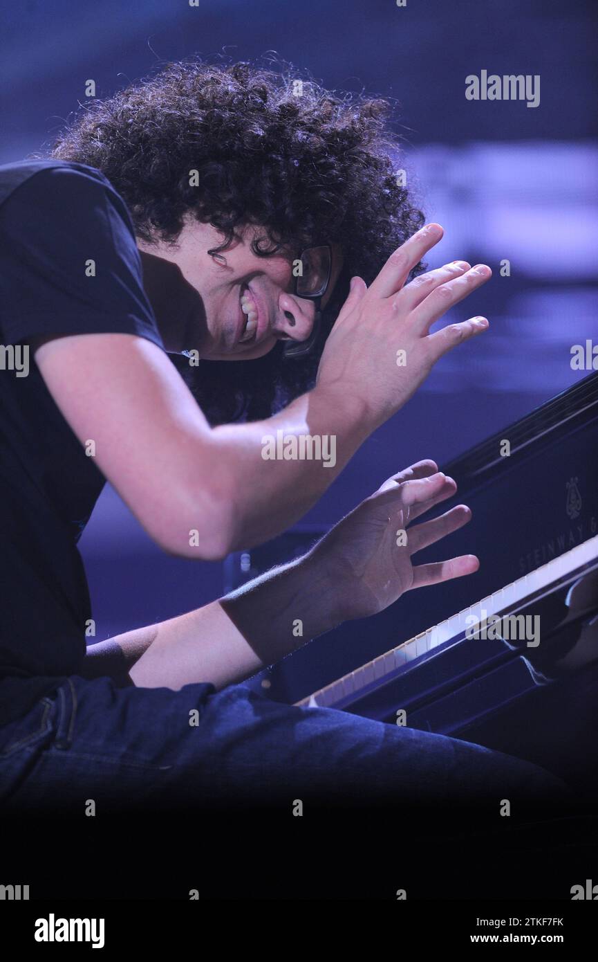 Verona Italien 07.06.2009: Giovanni Allevi Live-Konzert während der Musik-TV-Sendung „Wind Musica Awards“ in der Arena Stockfoto