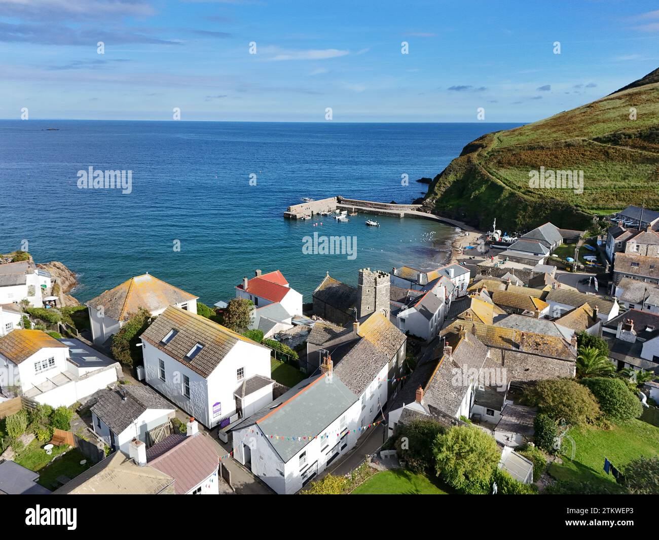 Gorran Haven, kleines Küstendorf Cornwall, britische Drohne, Luftfahrt Stockfoto