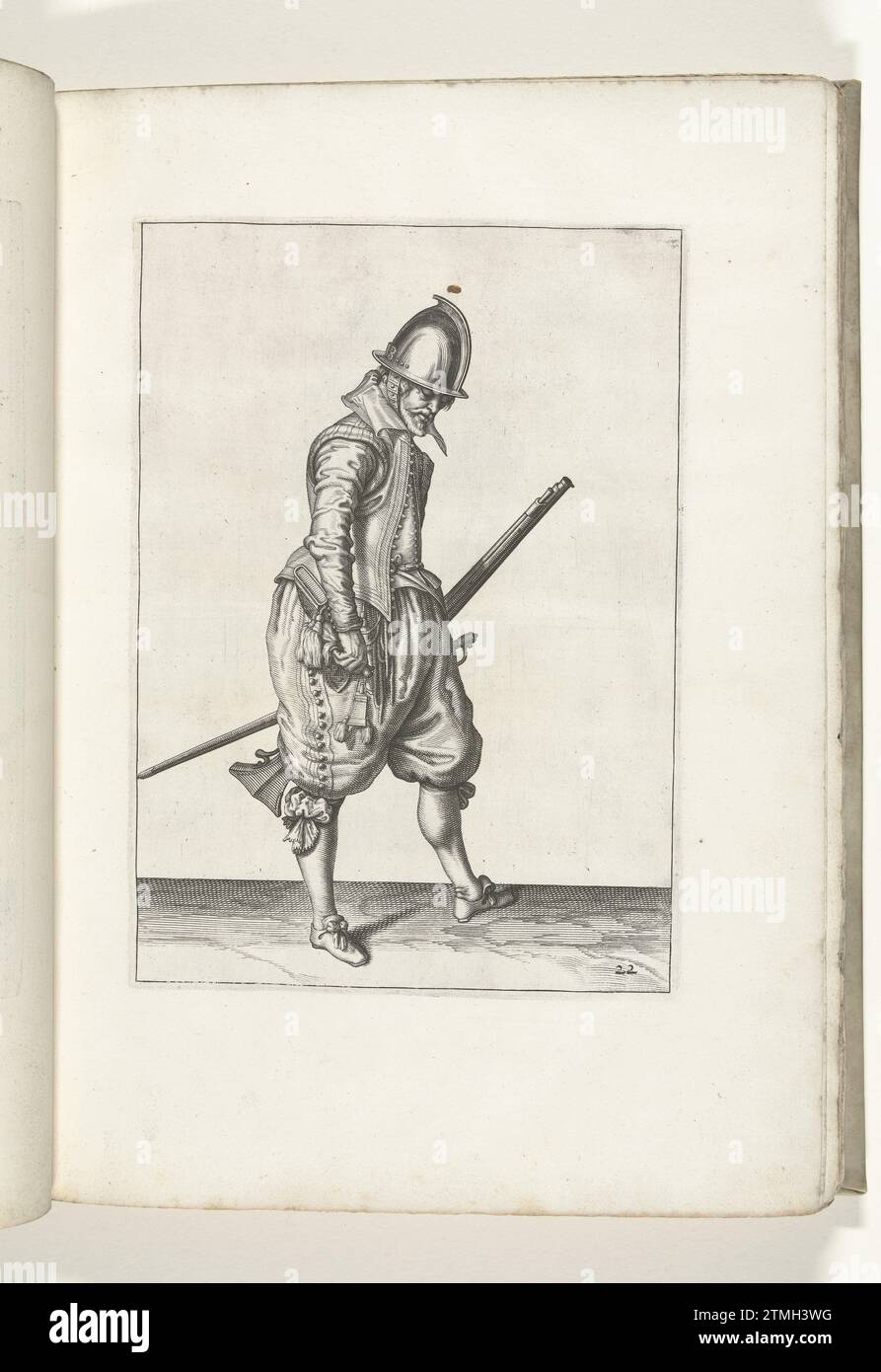 Soldat mit einem Ruder, das sein Kruithoorn (Nr. 22) öffnet, ca. 1600, 1597 - 1607 Ein Soldat, rechts, der ein Ruder (eine bestimmte Art Schusswaffe) mit der linken Hand am linken Oberschenkel hält und die Schlaufe schräg nach oben zeigt (Nr. 22), ca. 1600. Mit seiner rechten Hand öffnet er ein Schwitzhorn. Platte 21 in der Anleitung zum Umgang mit dem Ruder: Corte Onderwysinghe auf dem Figuerliicke-Bild, interessiert t'rechte Ghebruyck des Roers. Teil der Illustrationen in: J. de Gheyn, Weapons Handele of Roers Musquetten and Spiessen, den Haag, 1607. Der Krieg war um 1600. Druckerei: Nord-Niederlande Stockfoto