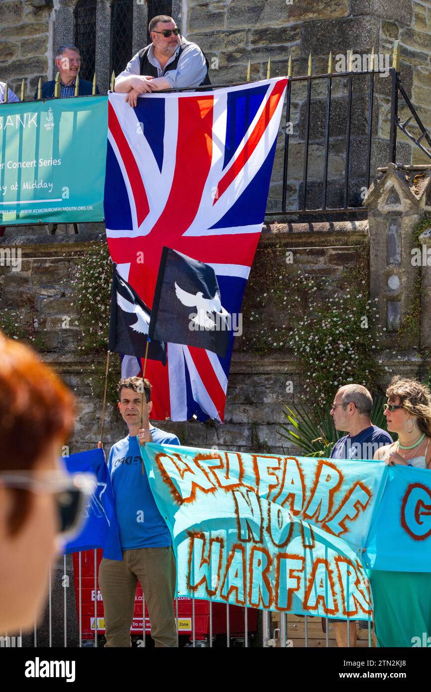 Geben Sie dem Frieden eine Chance, gegen den Tag der Streitkräfte Falmouth 2023 zu protestieren Stockfoto