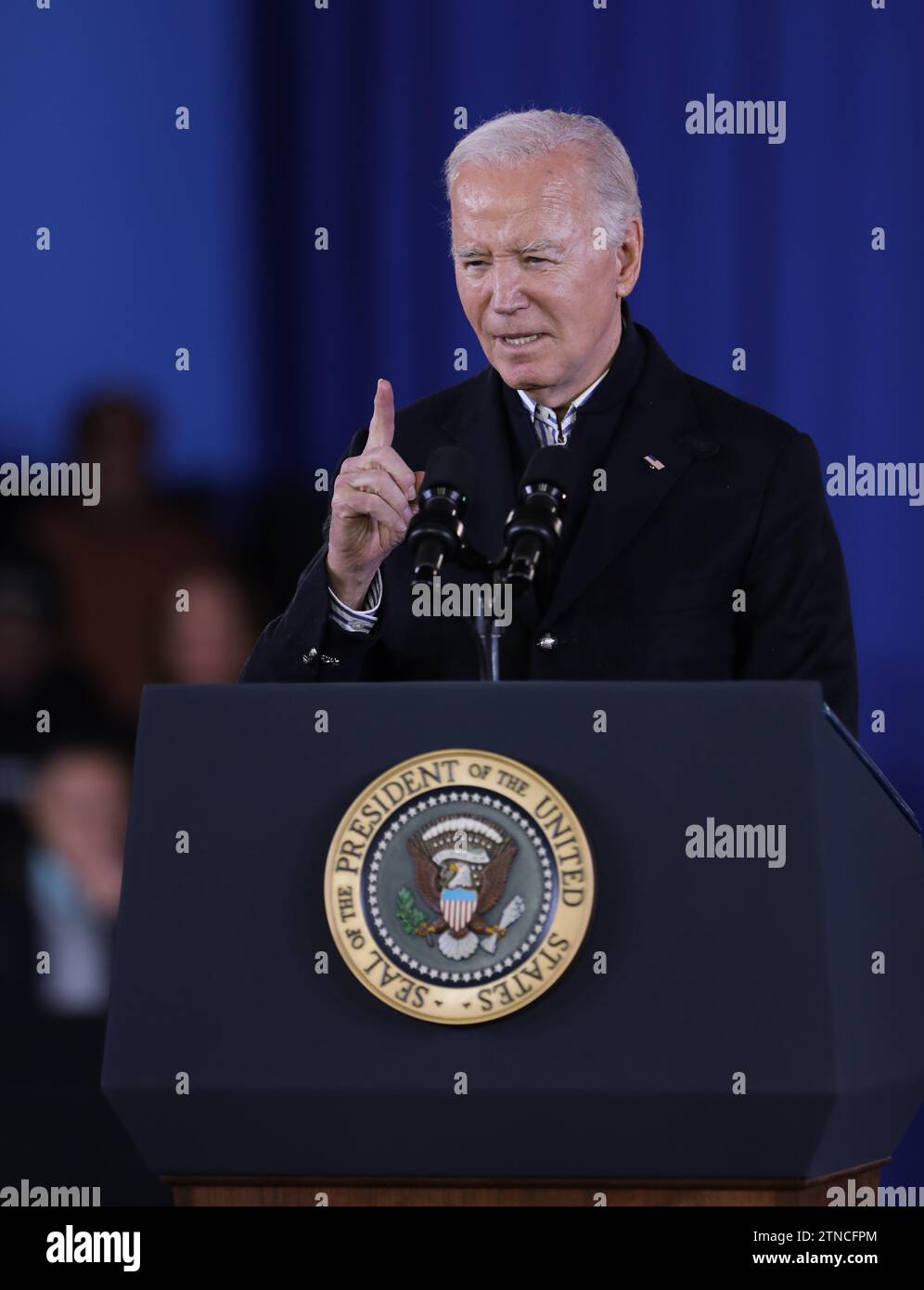 Milwaukee, Wisconsin, USA. Dezember 2023. Präsident JOE BIDEN in Milwaukee bei der Black Chamber of Commerce in Wisconsin, Mittwoch, 20. Dezember 2023. Biden sprach über die zunehmende Unterstützung von Black Entrepreneurship und Unternehmen in Amerika und Wisconsin. (Kreditbild: © Pat A. Robinson/ZUMA Press Wire) NUR REDAKTIONELLE VERWENDUNG! Nicht für kommerzielle ZWECKE! Stockfoto