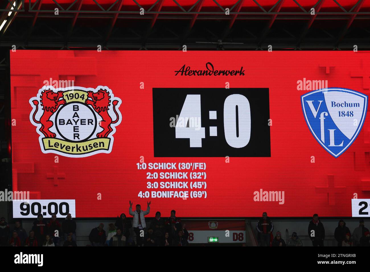 20.12.2023, BayArena, Leverkusen, DE, 1.FBL. Bayer 04 Leverkusen vs. VfL Bochum, im Bild Endstand 4:0 Foto © nordphoto GmbH/Meuter DFL-Vorschriften verbieten die Verwendung von Fotografien als Bildsequenzen und/oder Quasi-Video. Stockfoto