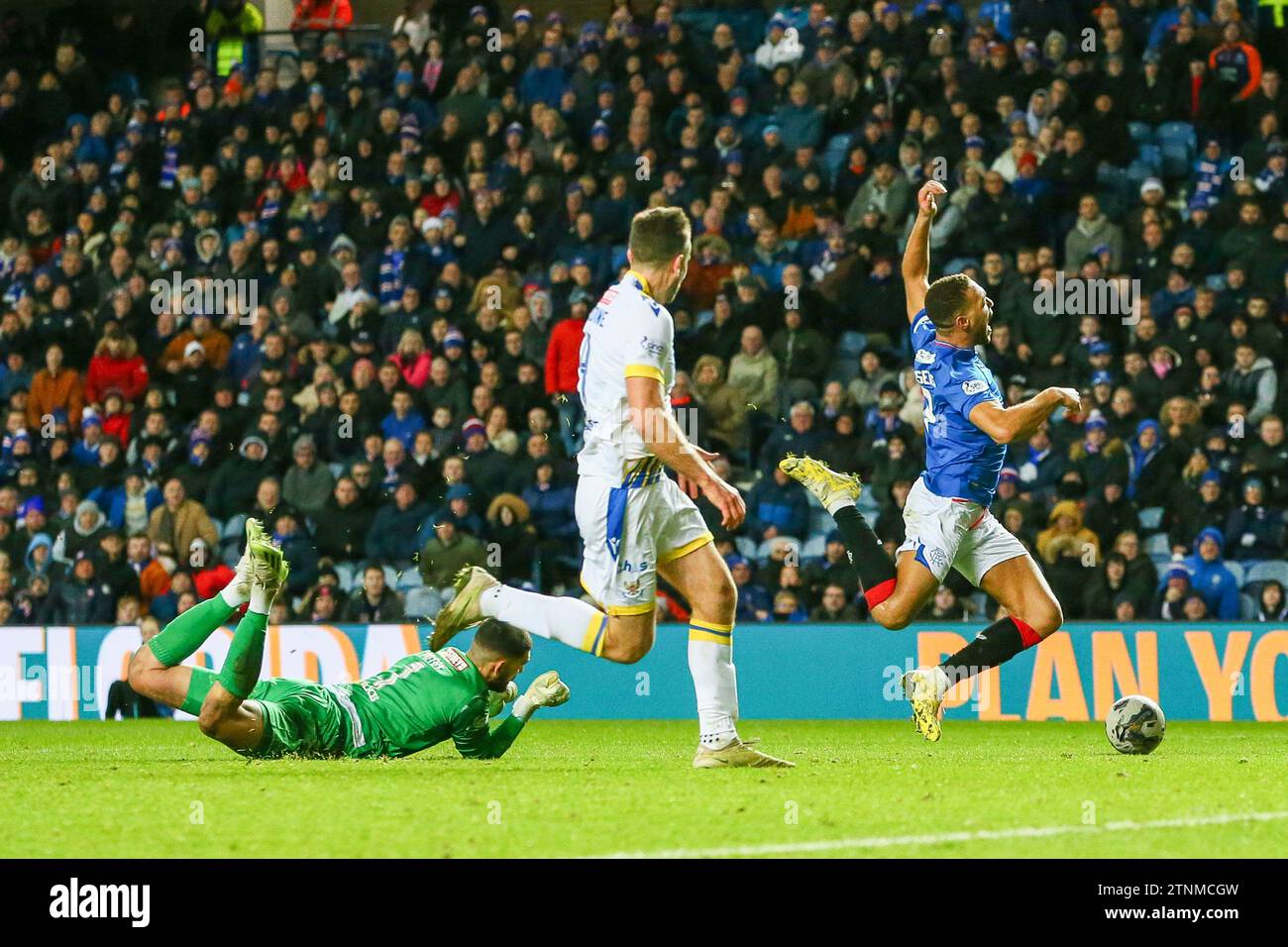 Glasgow, Großbritannien. Dezember 2023. Nach dem Sieg des Viaplay Cup am 17. Januar im Hampden Park spielen die Rangers nun auf ihrem Heimstadion im Ibrox Stadium in Glasgow, Schottland. Die Rangers liegen jetzt nur noch 5 Punkte hinter Celtic und haben zwei Spiele in der Hand, daher ist das Ergebnis dieses Spiels sehr wichtig. Quelle: Findlay/Alamy Live News Stockfoto