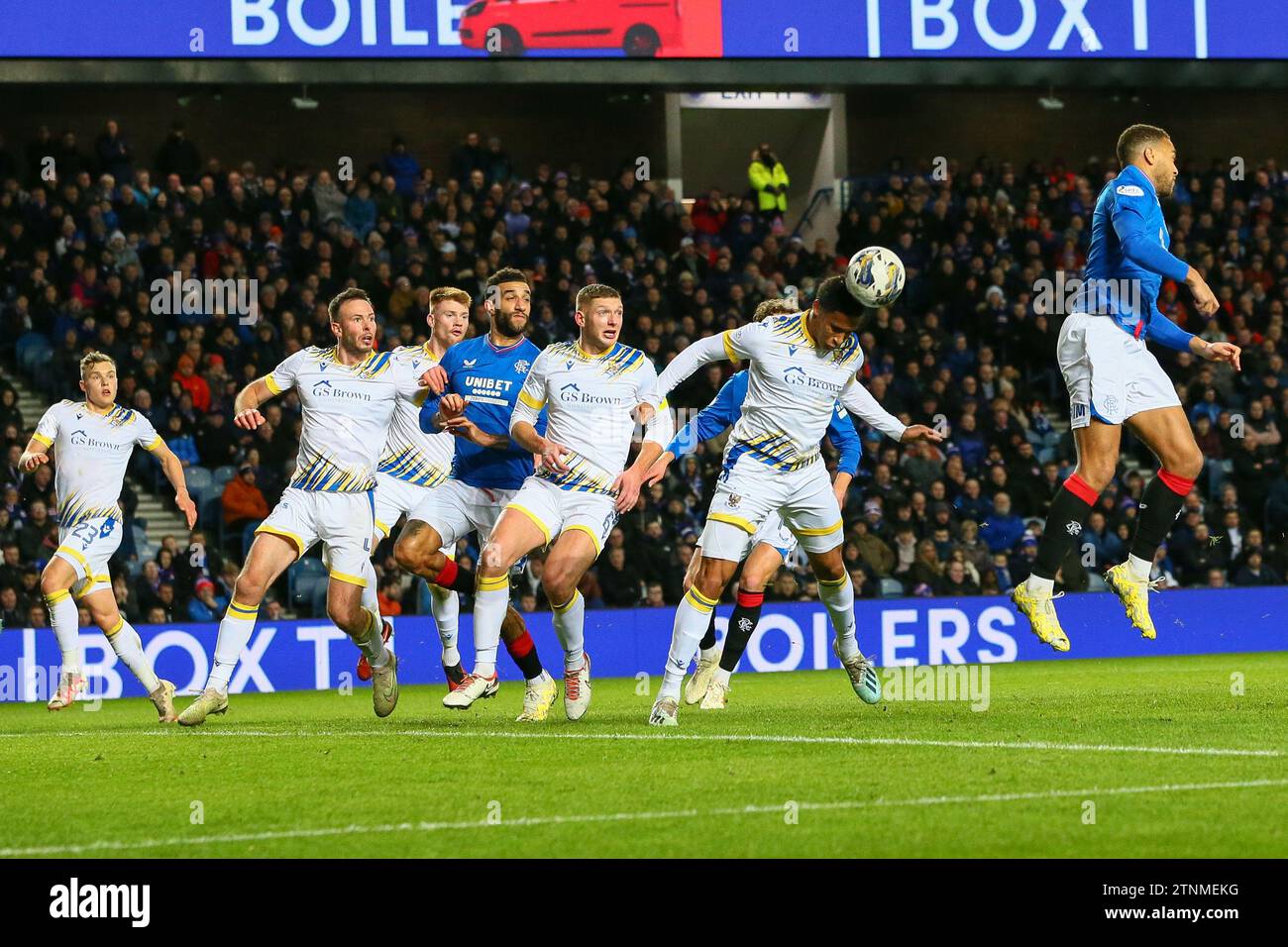 Glasgow, Großbritannien. Dezember 2023. Nach dem Sieg des Viaplay Cup am 17. Januar im Hampden Park spielen die Rangers nun auf ihrem Heimstadion im Ibrox Stadium in Glasgow, Schottland. Die Rangers liegen jetzt nur noch 5 Punkte hinter Celtic und haben zwei Spiele in der Hand, daher ist das Ergebnis dieses Spiels sehr wichtig. Quelle: Findlay/Alamy Live News Stockfoto