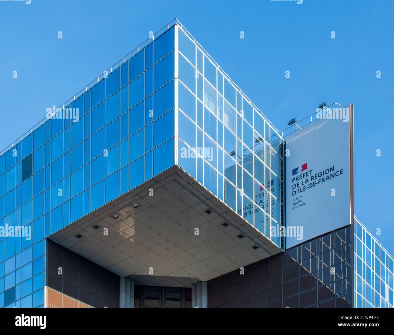 Paris, Frankreich - 12 17 2023 : die Fassade der Präfektur Ile de France in Paris Stockfoto
