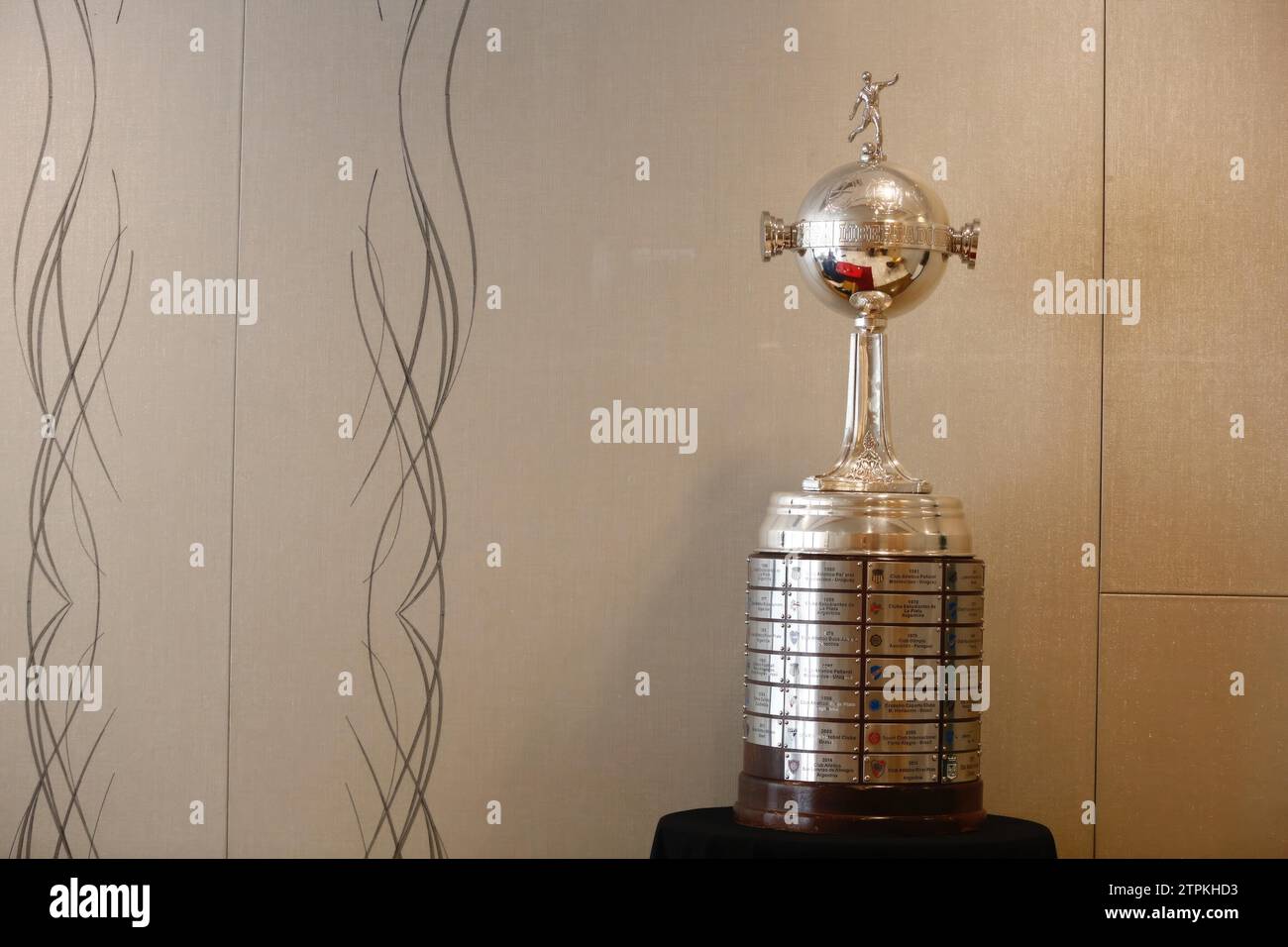 Madrid, 12.08.2018. Libertadores Cup Trophäe. Foto: Guillermo Navarro Archdc. Quelle: Album / Archivo ABC / Guillermo Navarro Stockfoto