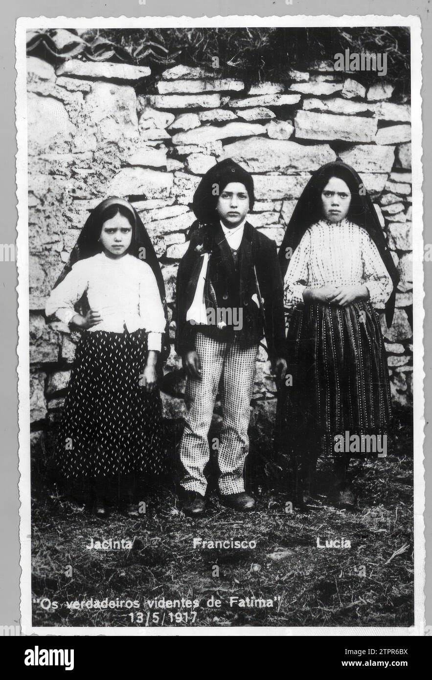 Fatima (Portugal), 13.05.1917. Schwester Lucia mit ihren Cousins Jacinta und Francisco. Quelle: Album/Archivo ABC Stockfoto