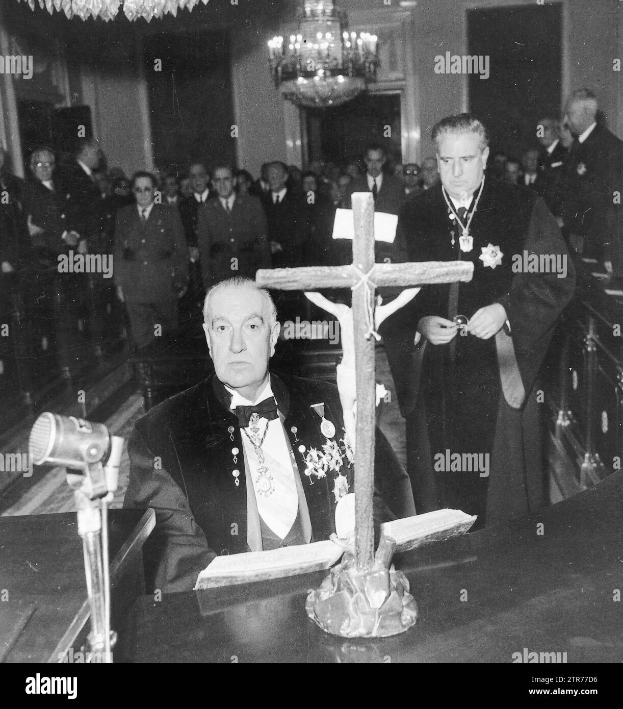 03/07/1958. Sie schwören als Präsident des Staatsrates. Quelle: Album / Archivo ABC / Teodoro Naranjo Domínguez Stockfoto