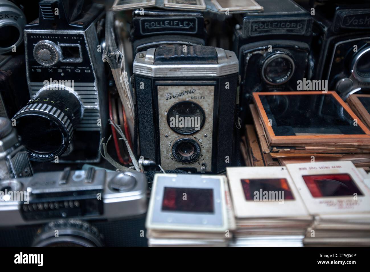 Geschäfte Artefakte in Chor Bazaar Mumbai Stockfoto