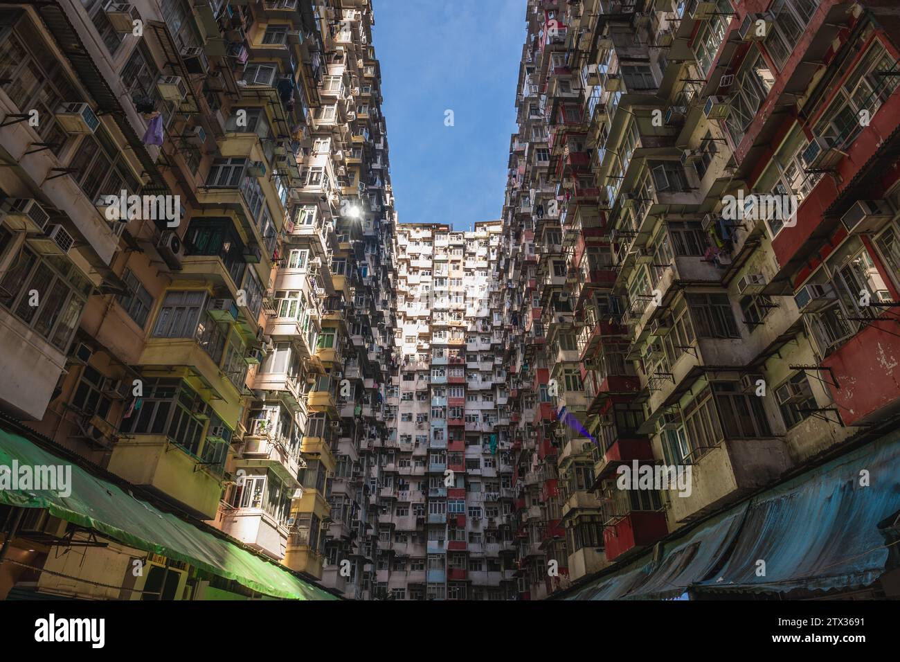 Das Monster Building, eine Gruppe von fünf miteinander verbundenen Gebäuden in Hongkong, China Stockfoto