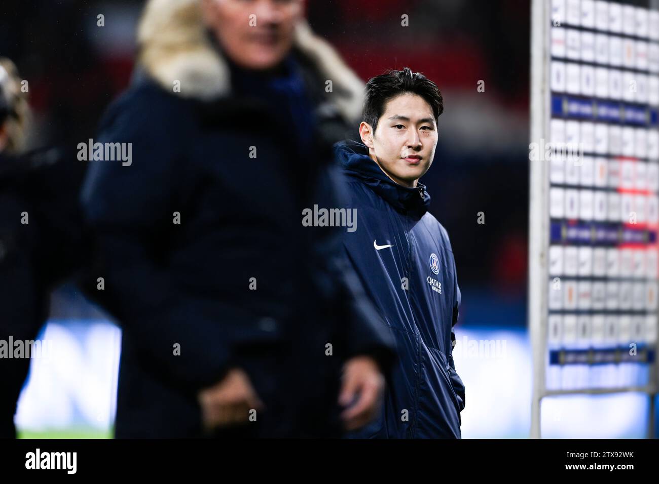 Paris, Frankreich. Dezember 2023. Der koreanische Spieler Lee Kang-in während des Fußballspiels der Ligue 1 zwischen Paris Saint-Germain PSG und dem FC Metz im Parc des Princes in Paris, Frankreich, am 20. Dezember 2023. Quelle: Victor Joly/Alamy Live News Stockfoto