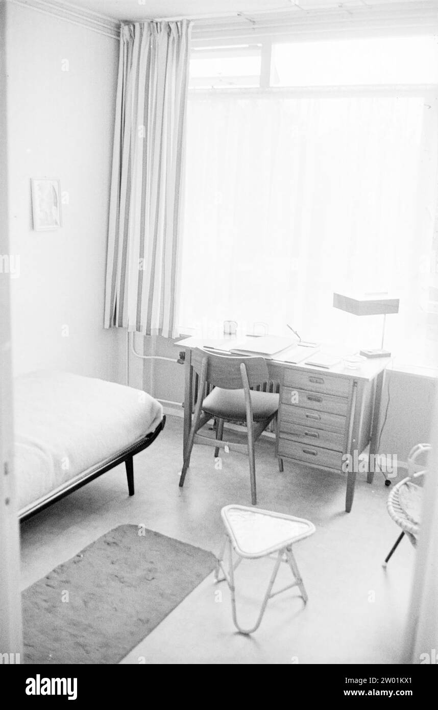 1st Bogaars House in Dinther N.B., Exterior, Houses and House Construction, Interior, 07-11-1963, Whizgle News from the Past, Tailored for the Future. Erkunden Sie historische Geschichten, das Image der niederländischen Agentur aus einer modernen Perspektive, die die Lücke zwischen den Ereignissen von gestern und den Erkenntnissen von morgen überbrückt. Eine zeitlose Reise, die die Geschichten prägt, die unsere Zukunft prägen. Stockfoto