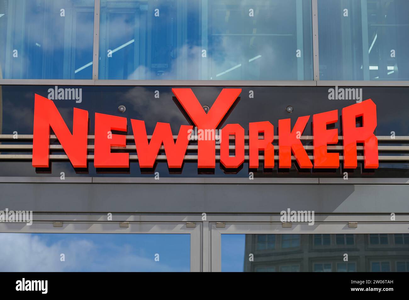 Logo Textilgeschäft NewYorker, Mitte, Berlin, Deutschland Stockfoto