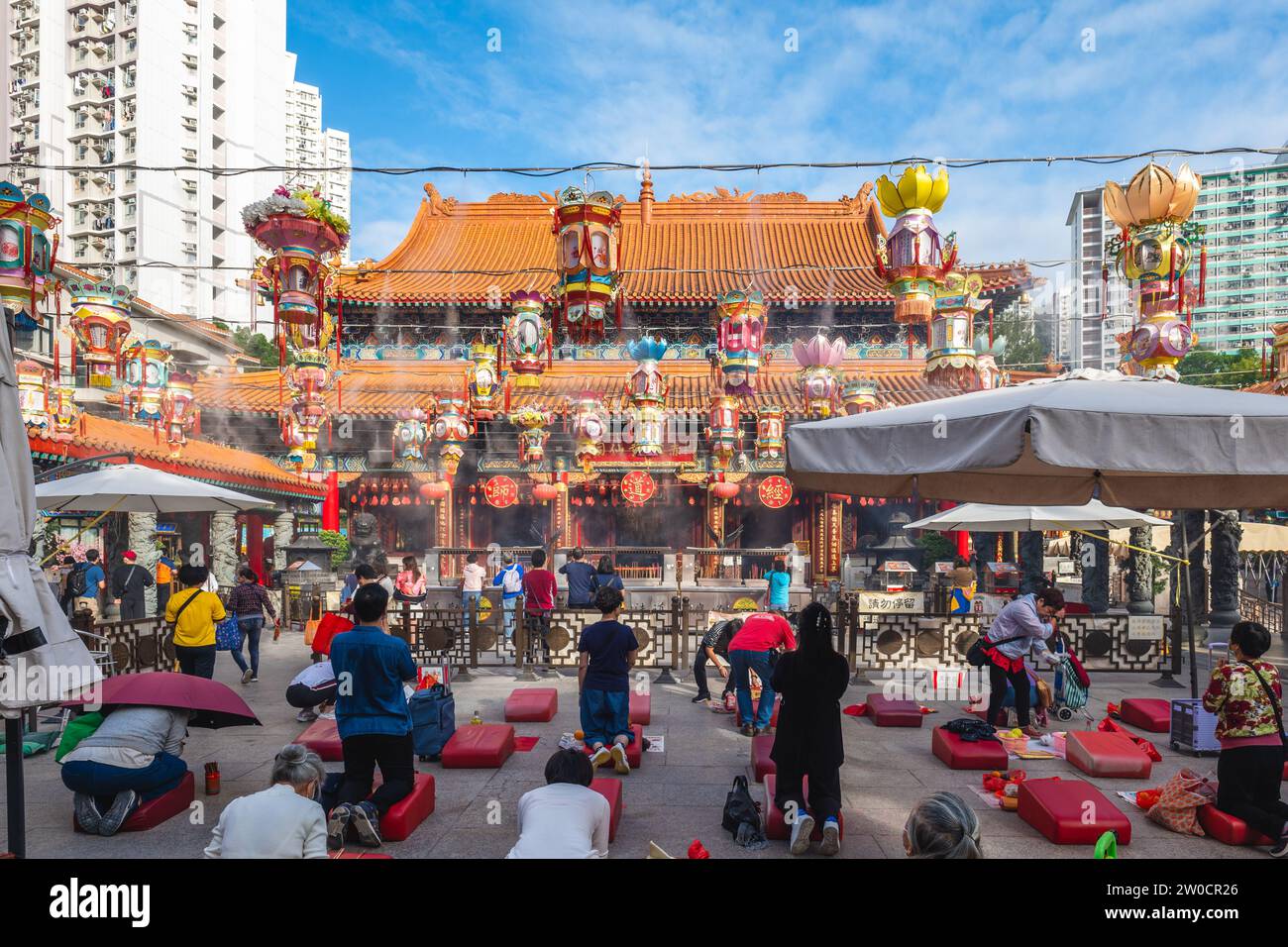 15. Dezember 2023: Der Wong Tai Sin Tempel auf der Südseite des Lion Rock in Kowloon, Hongkong, ist dem Großen Unsterblichen Wong und fa geweiht Stockfoto