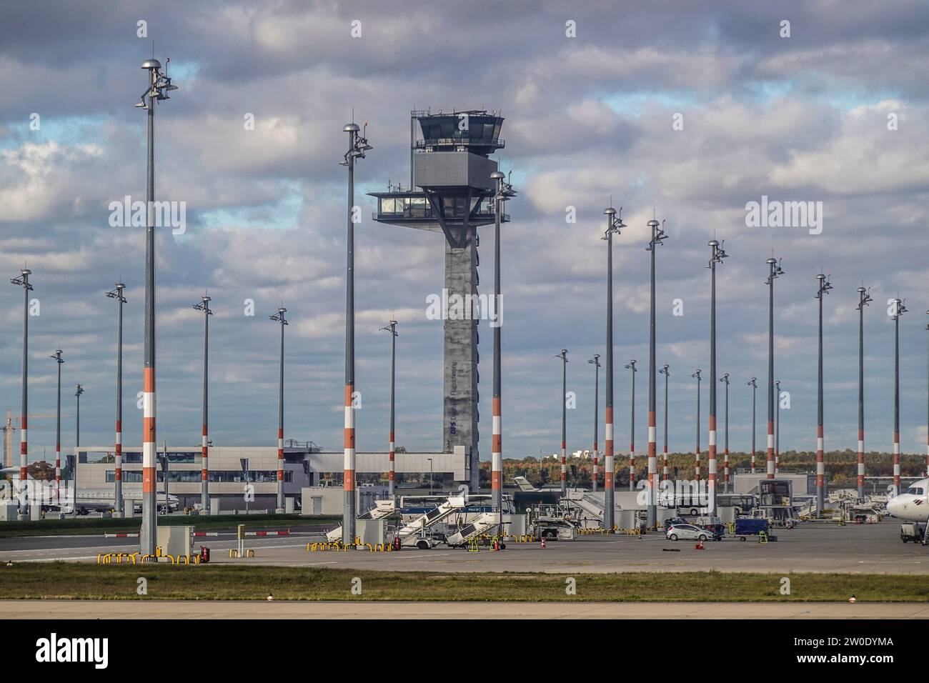 Tower, Rollfeld, Flughafen BER, Berlin-Brandenburg, Deutschland Stockfoto