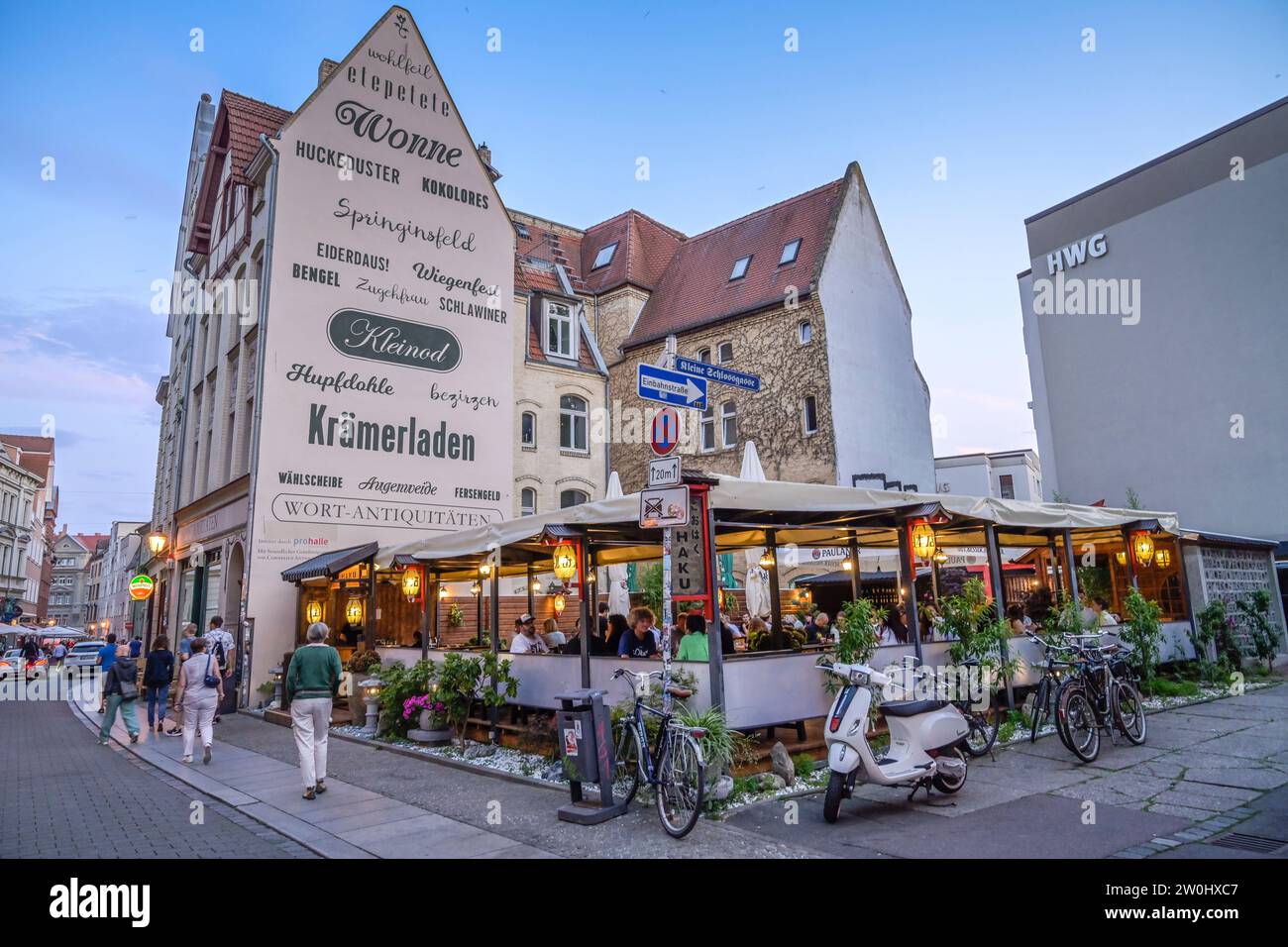 Brandmauer, Vergessene deutsche Wörter, Biergarten, kleine Ulrichstraße, Halle an der Saale, Sachsen-Anhalt, Deutschland Stockfoto