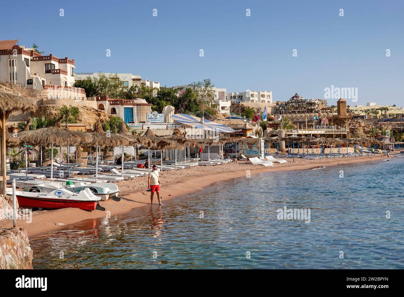 Strand, Umbi Sharks Bay Diving Village, Hotelanlage, Resort, Küste, Scharm El-Scheich, Rotes Meer, Sinai, Ägypten Stockfoto