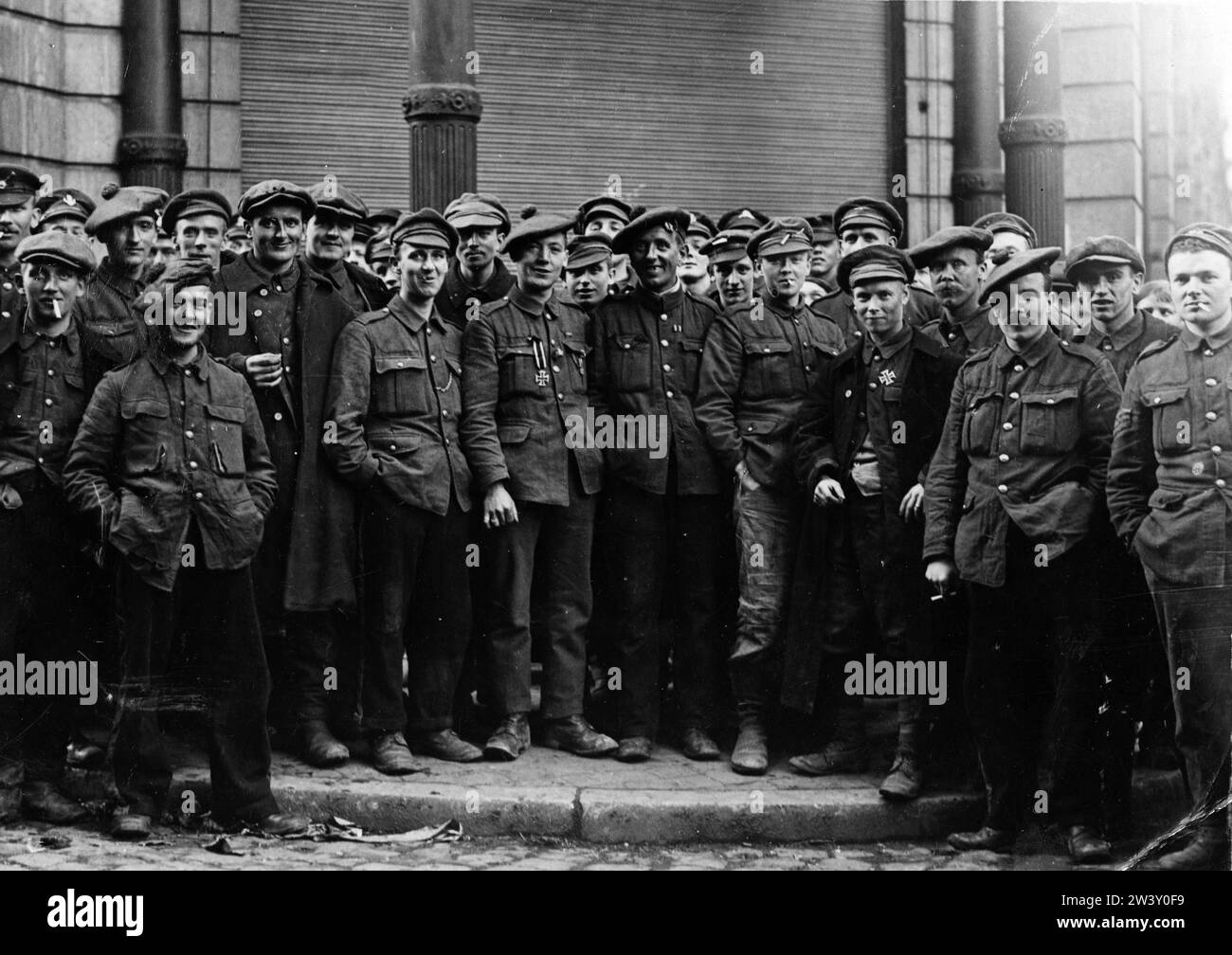 Offizielles Foto an der britischen Westfront, das eine Gruppe von Soldaten zeigt Stockfoto