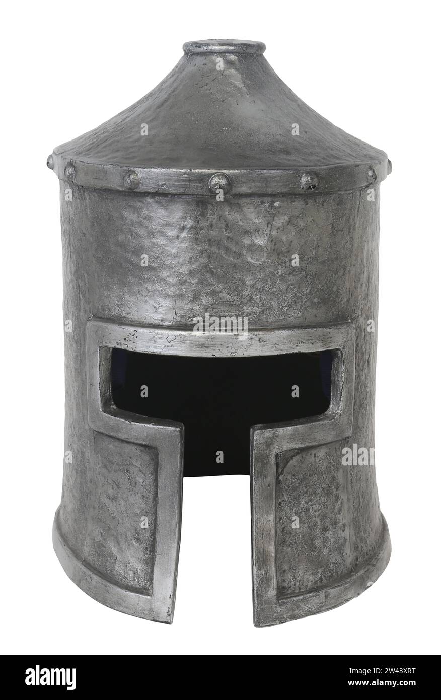 Ein zylindrischer Helm, getragen von den Rittern von Camelot, in dem Film Monty Python und der Heilige Gral, 1975 Stockfoto