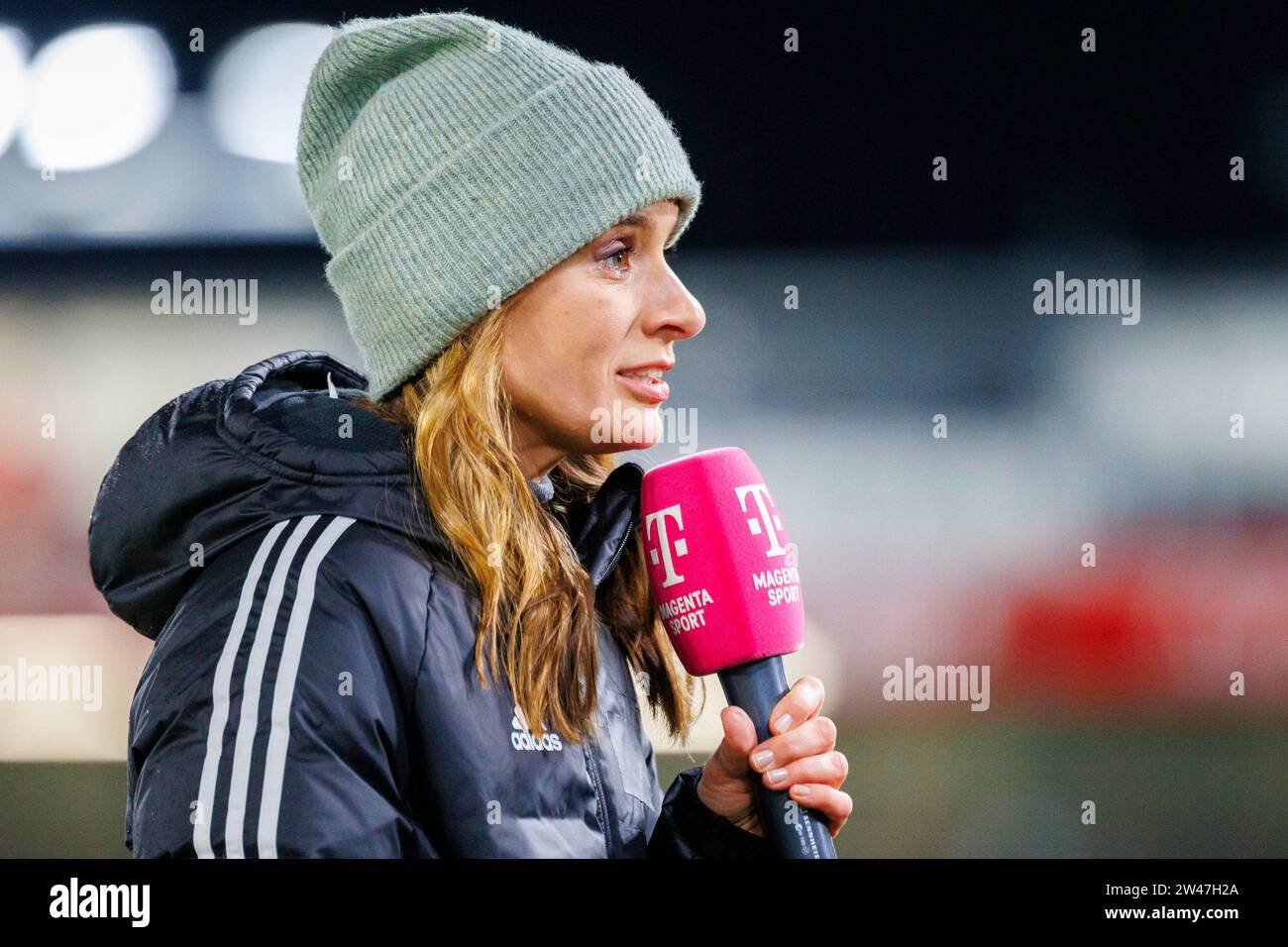 Verl, Deutschland. Dezember 2023. Christina Rann (Moderatorin Magenta ...