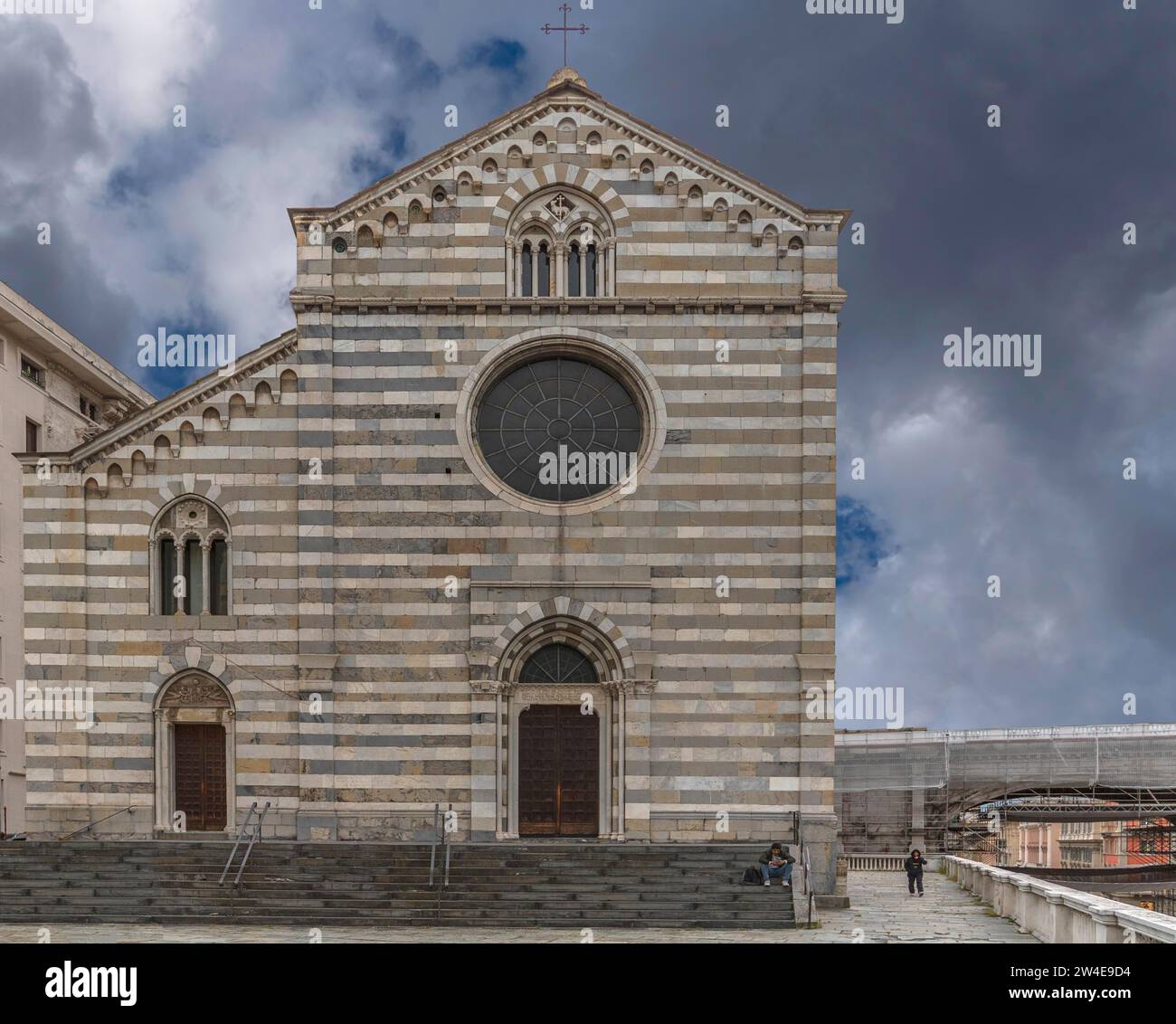 San Stefano, erbaut um 1217, stark modifiziert im 19. Jahrhundert, Via XX Settembre, Genua, Italien Stockfoto