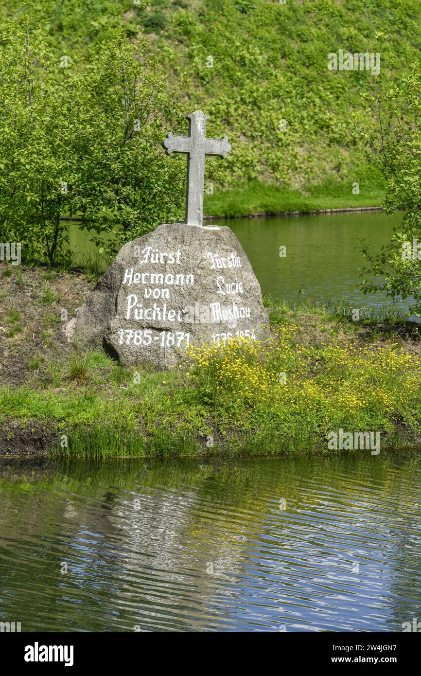 Hügelgrab, Seepyramide, Greifer, Fürst-Pückler-Park Branitz, Cottbus, Brandenburg, Deutschland Stockfoto