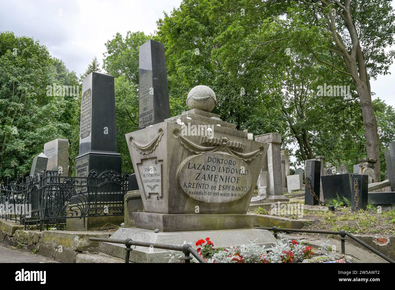 Grabstein, Ehrengrab des Linguisten und Erfinders von Esperanto Ludwik Lejzer Zamenhof, jüdischer Friedhof in der Okopowa-Straße, Warschau, Mazovian Stockfoto