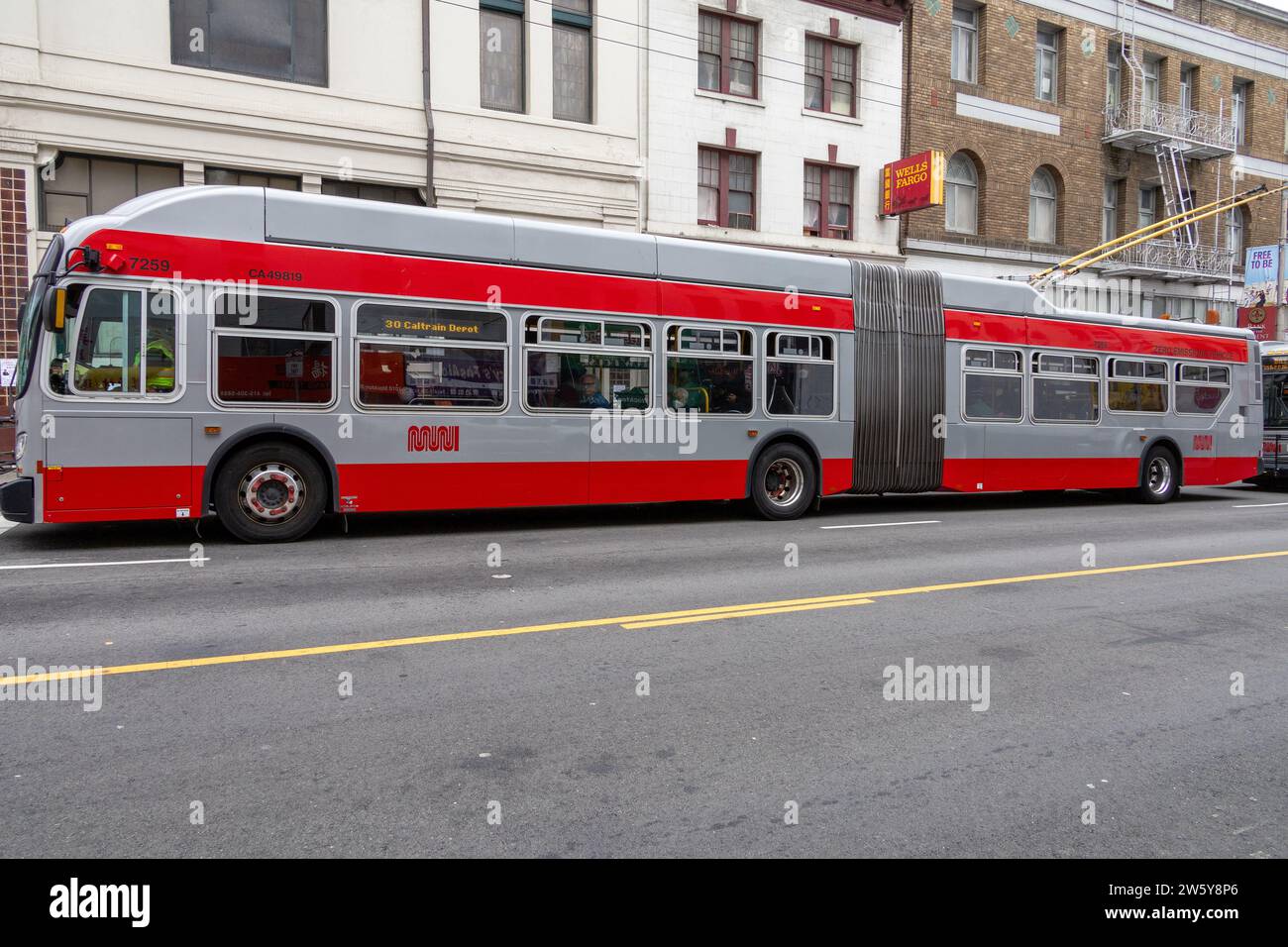 Elektro-Trolley-Bus Zero Emission Vehicle In San Francisco, 24. Juni 2023 Stockfoto