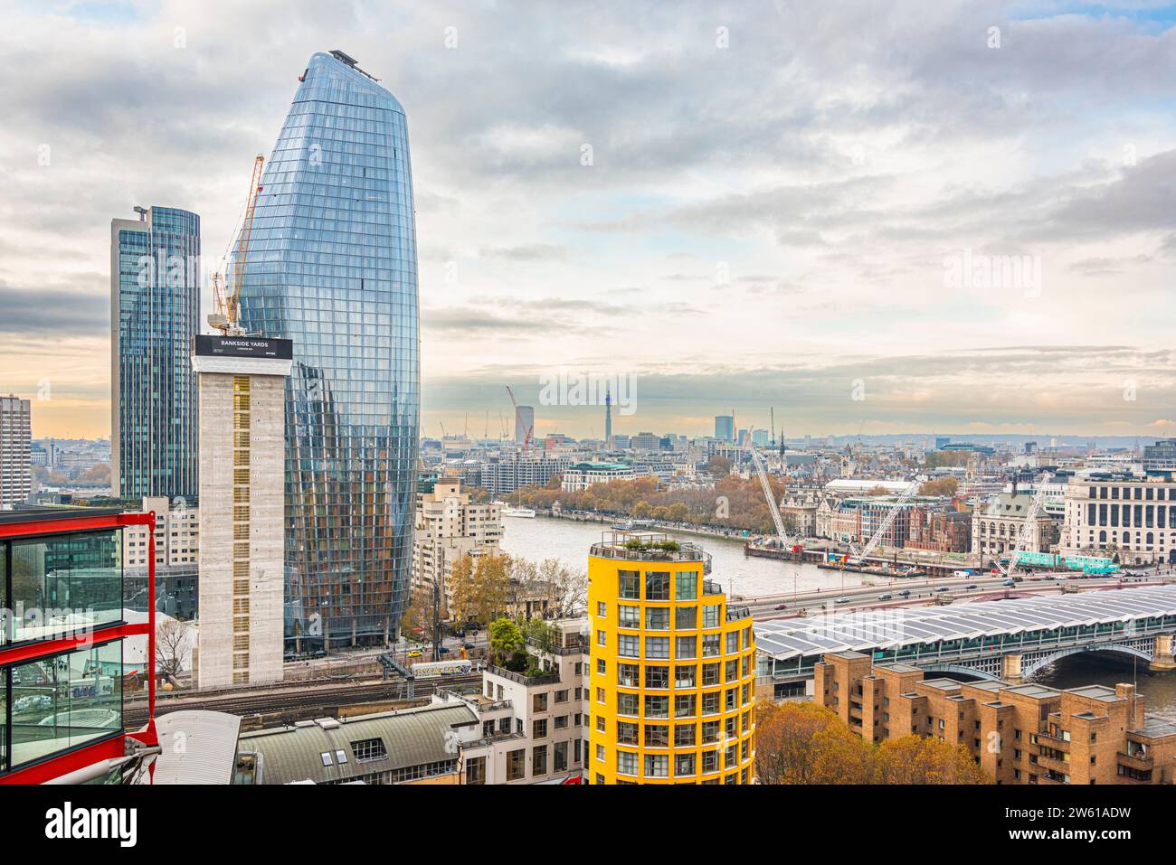 Sehenswürdigkeiten im Zentrum von London vom Blavatnik Building aus, Aussichtsebene im Tate Modern Stockfoto