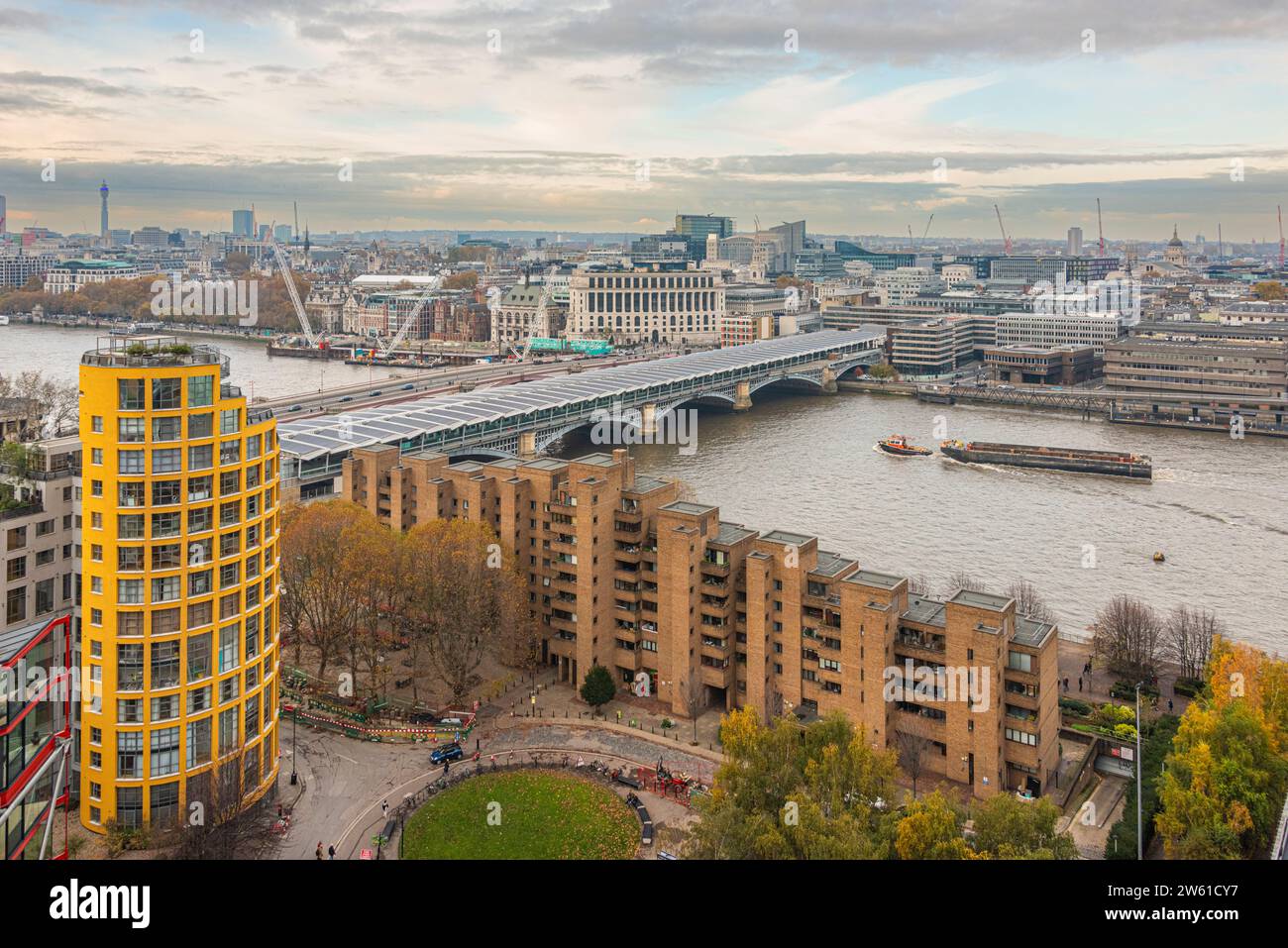 Sehenswürdigkeiten im Zentrum von London vom Blavatnik Building aus, Aussichtsebene im Tate Modern Stockfoto