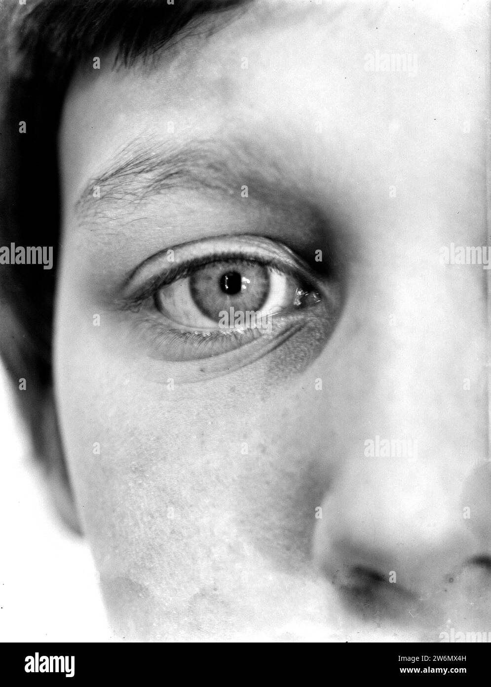 Rechtes auge der frau Schwarzweiß-Stockfotos und -bilder - Alamy