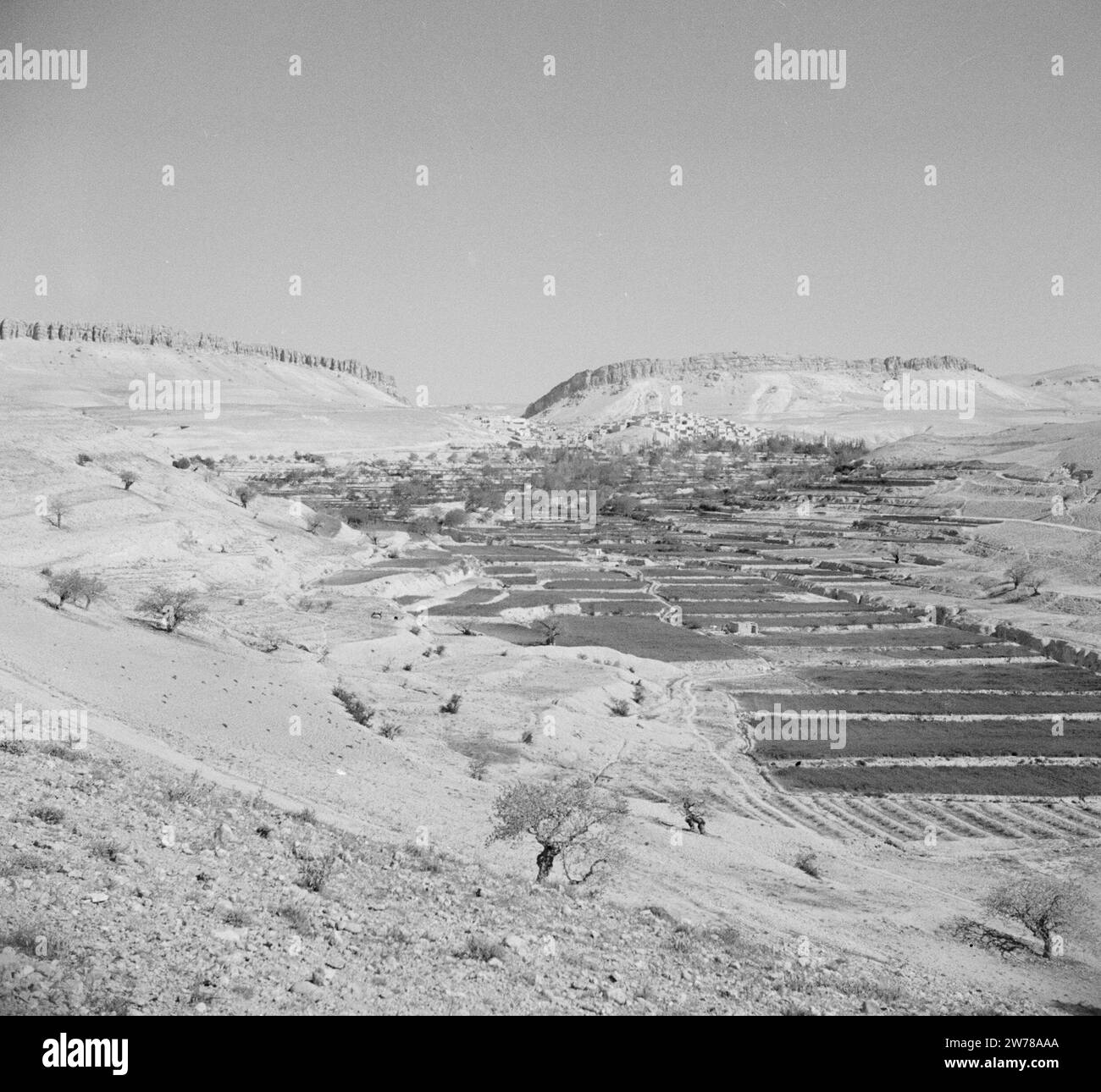 Das Dorf Ain et Tina im Anti-Libanon-Gebirge ca. 1950-1955 Stockfoto