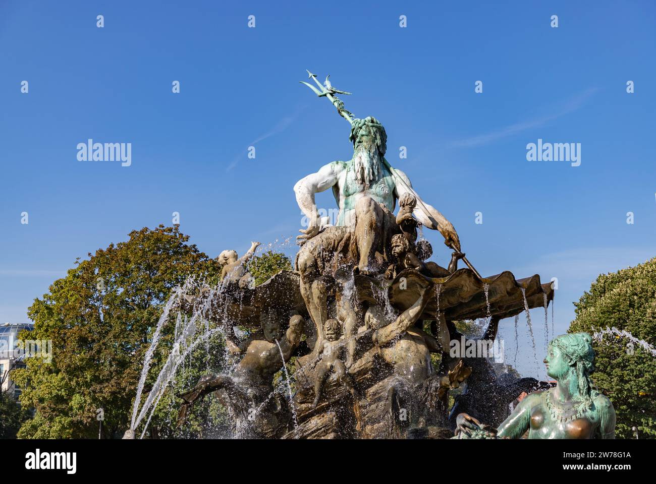 Ein Bild vom Neptunbrunnen in Berlin. Stockfoto