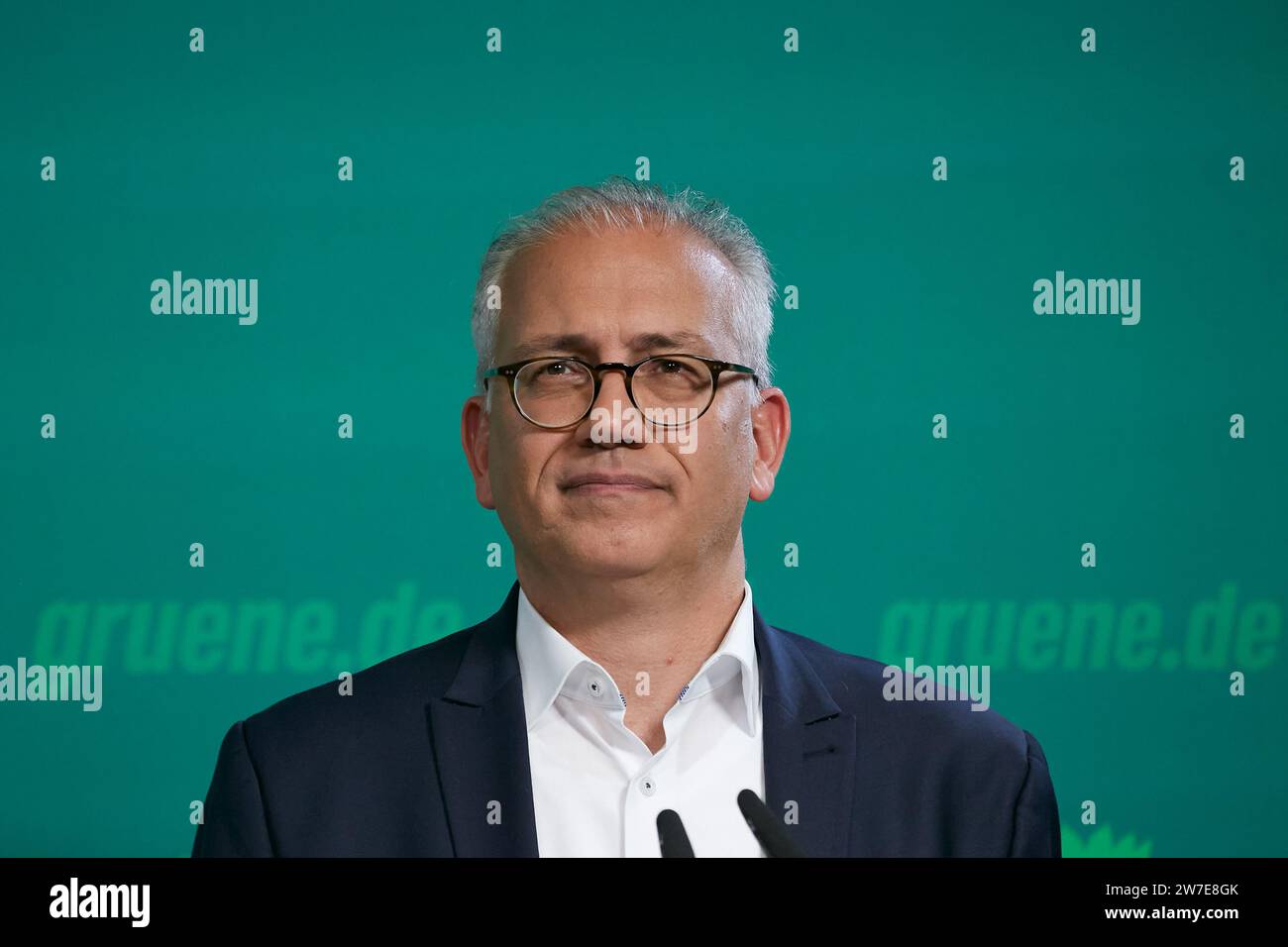 09.10.2023, Deutschland, Berlin, Berlin - Tarek Al-Wazir, Hessischer Minister für Wirtschaft, Energie, Verkehr und Wohnungswesen. Spitzenkandidat der BUENDNIS 90/ Stockfoto