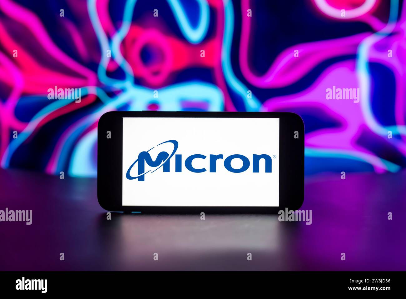 Indien. Dezember 2023. In dieser Abbildung wird das Micron-Logo auf dem Bildschirm eines Mobiltelefons angezeigt. (Credit Image: © Idrees Abbas/SOPA Images via ZUMA Press Wire) NUR REDAKTIONELLE VERWENDUNG! Nicht für kommerzielle ZWECKE! Stockfoto