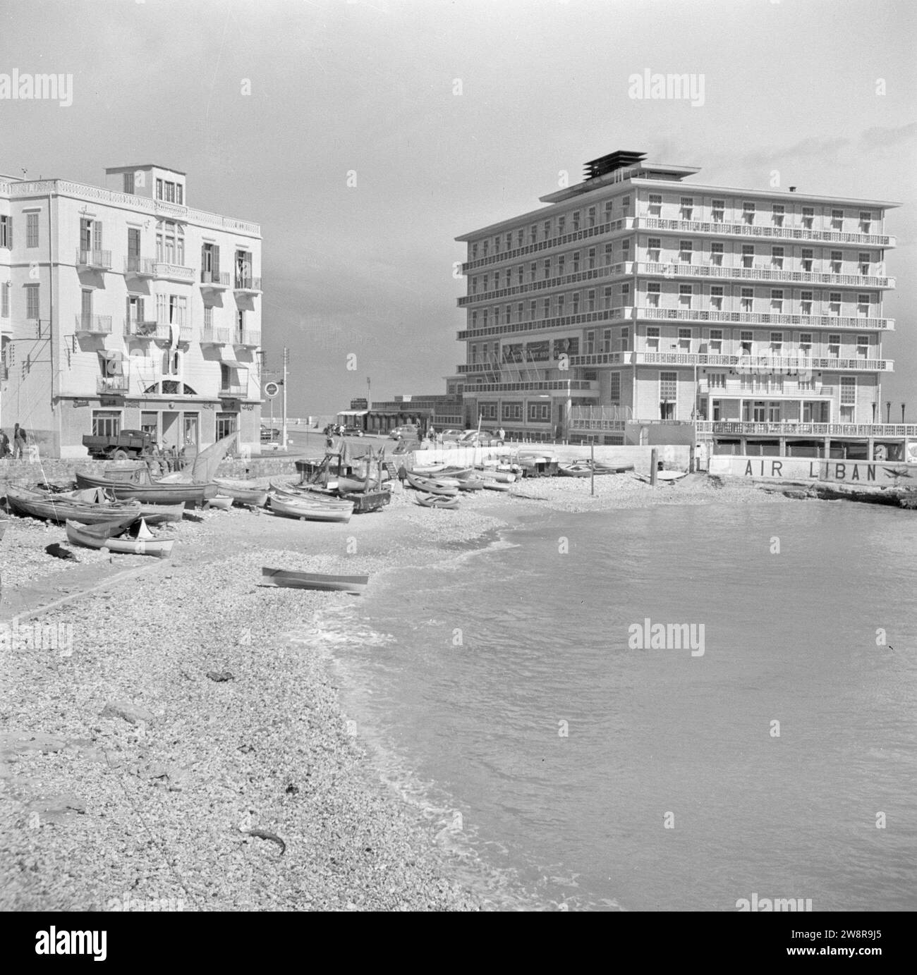 Die Mittelmeerküste und das Hotel St. Georges in der Stadt Beirut CA. 1950-1955 Stockfoto