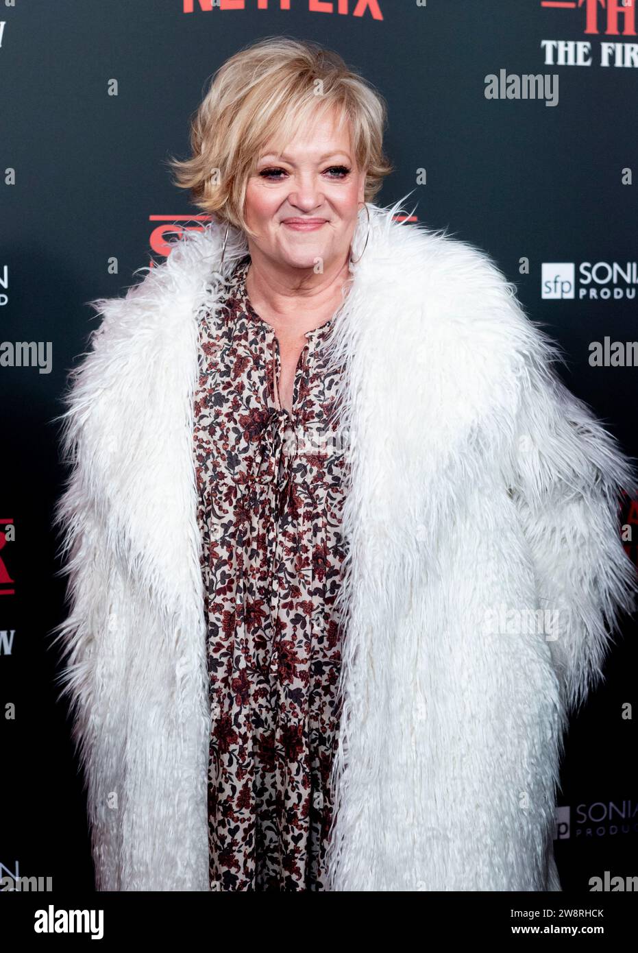 Maria Friedman nimmt am 14. Dezember 2023 an der „Stranger Things: The First Shadow“-Weltpremiere im Phoenix Theatre in London Teil Stockfoto