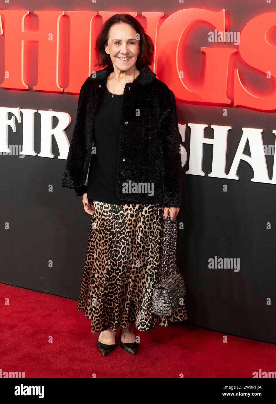 Dame Arlene Phillips nimmt am 14. Dezember 2023 im Phoenix Theatre in London an der „Stranger Things: The First Shadow“-Weltpremiere Teil Stockfoto