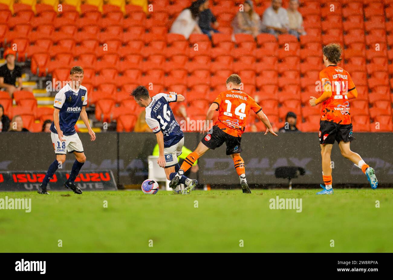 Brisbane, Australien. Dezember 2023. Rylan Brownlie (14 Brisbane) tritt