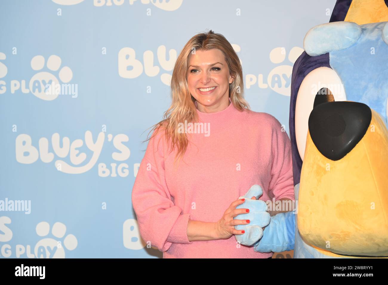 London, Großbritannien. Dezember 2023. Anna Williamson nimmt an der Gala Performance Bluey's Big Play in der Royal Festival Hall des Southbank Centre in London Teil. Stockfoto