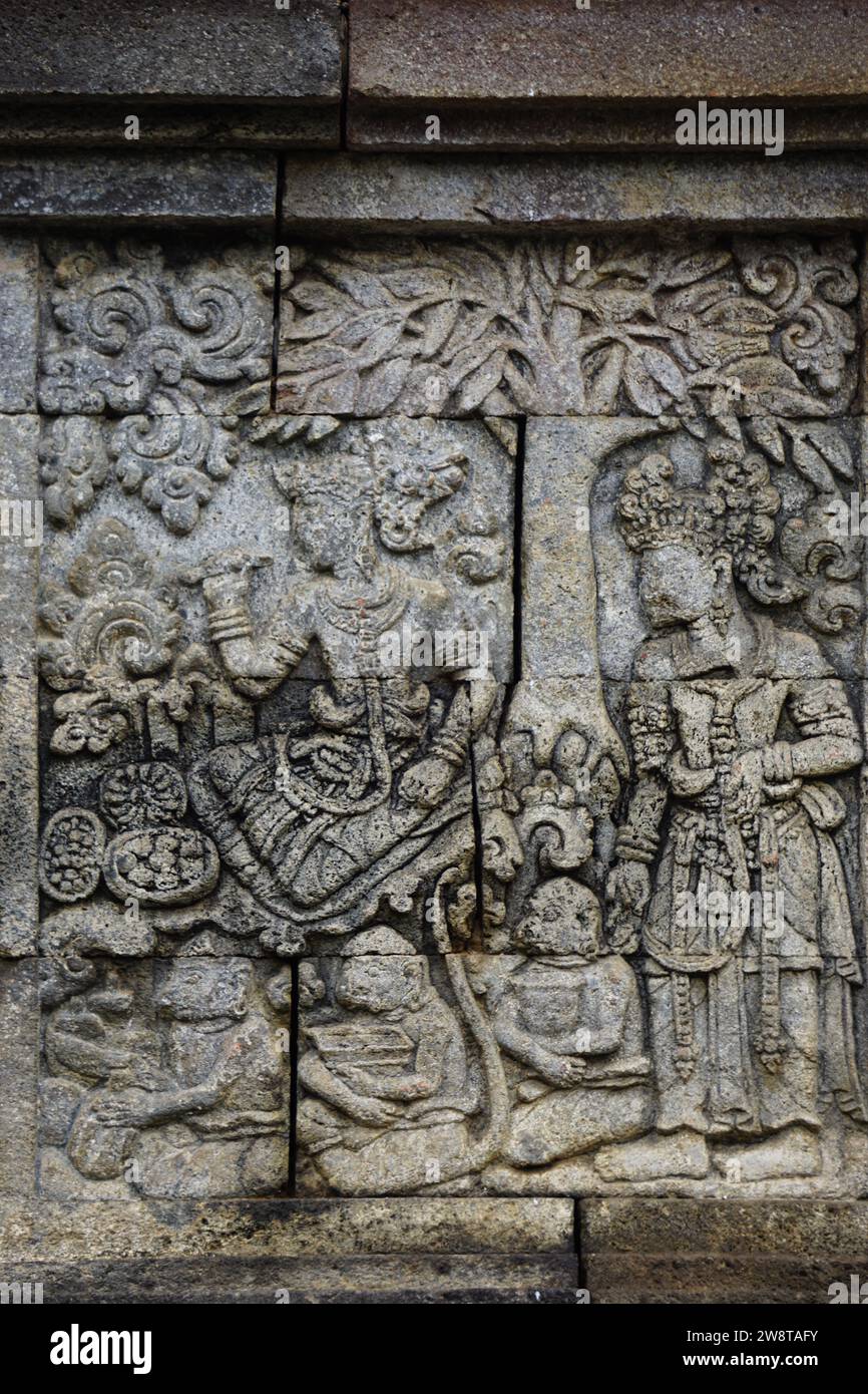 Der geschnitzte Stein im penataranischen Tempel. Stockfoto