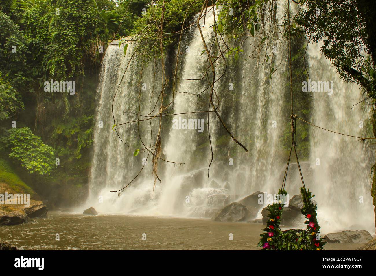 Schaukeln Sie am Kulen Mountain Wasserfall, es ist das holly Water. Kulen Mountain ist das malerischste und historisch bedeutendste Reiseziel in der Region. Stockfoto