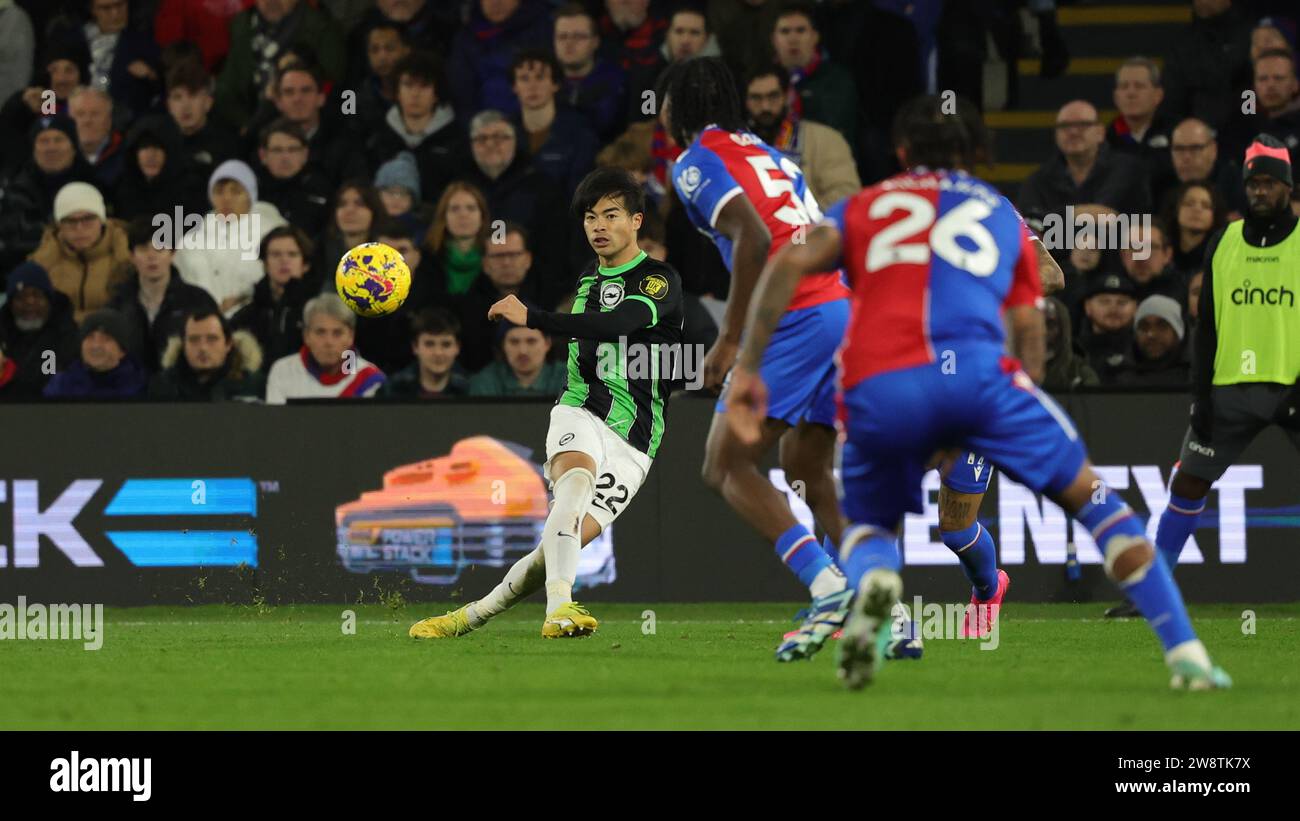 Brighton und Hove Albion spielen Kaoru Mitoma während des Premier League-Spiels zwischen Crystal Palace und Brighton und Hove Albion im Selhurst Park, London, England am 21. Dezember 2023. Quelle: ProSportsImages/AFLO/Alamy Live News Stockfoto