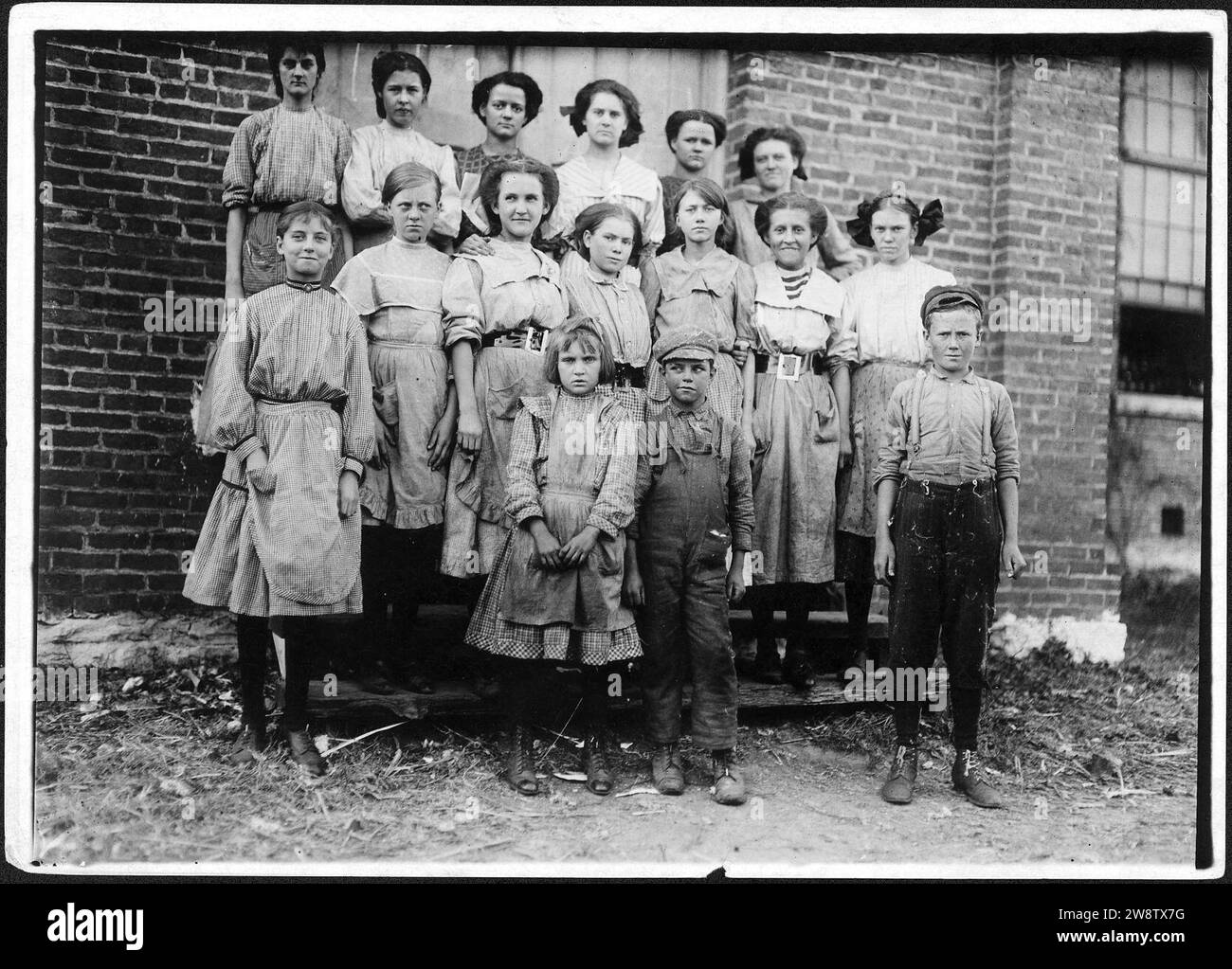 Junge Spinner in Elk Cotton Mills. Das jüngste Mädchen kannte ihren Namen kaum. Der jüngste Junge läuft zwei Seiten für 10 Cent. Stockfoto